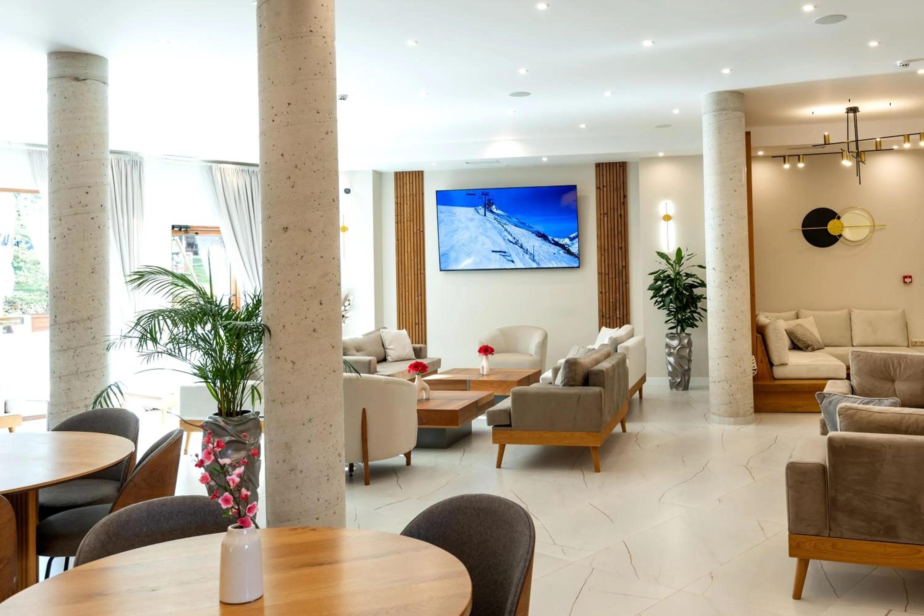 Lobby or reception in Pirin Sense Apartment Complex