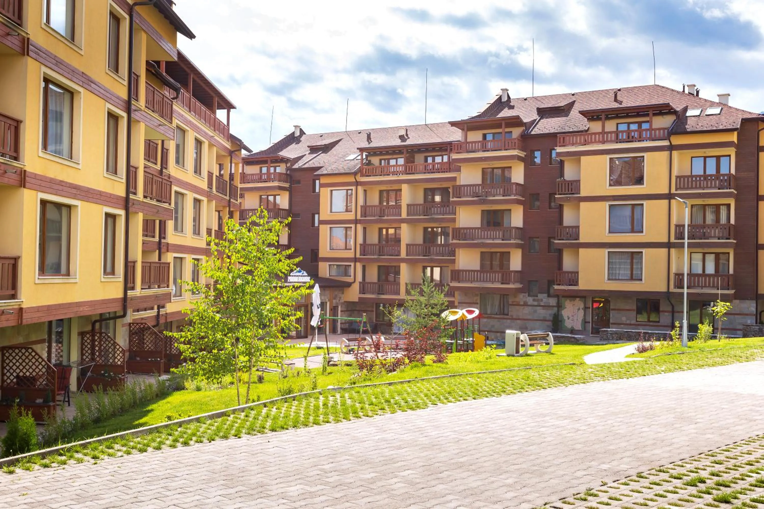 Property building in Pirin Sense Apartment Complex