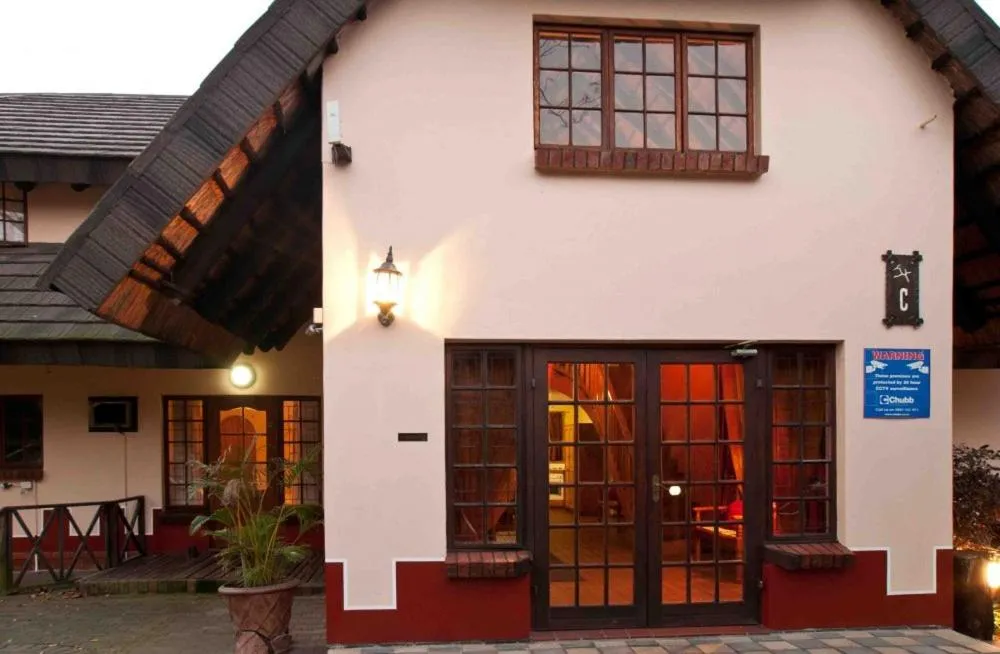 Property building in Woodpecker Inn