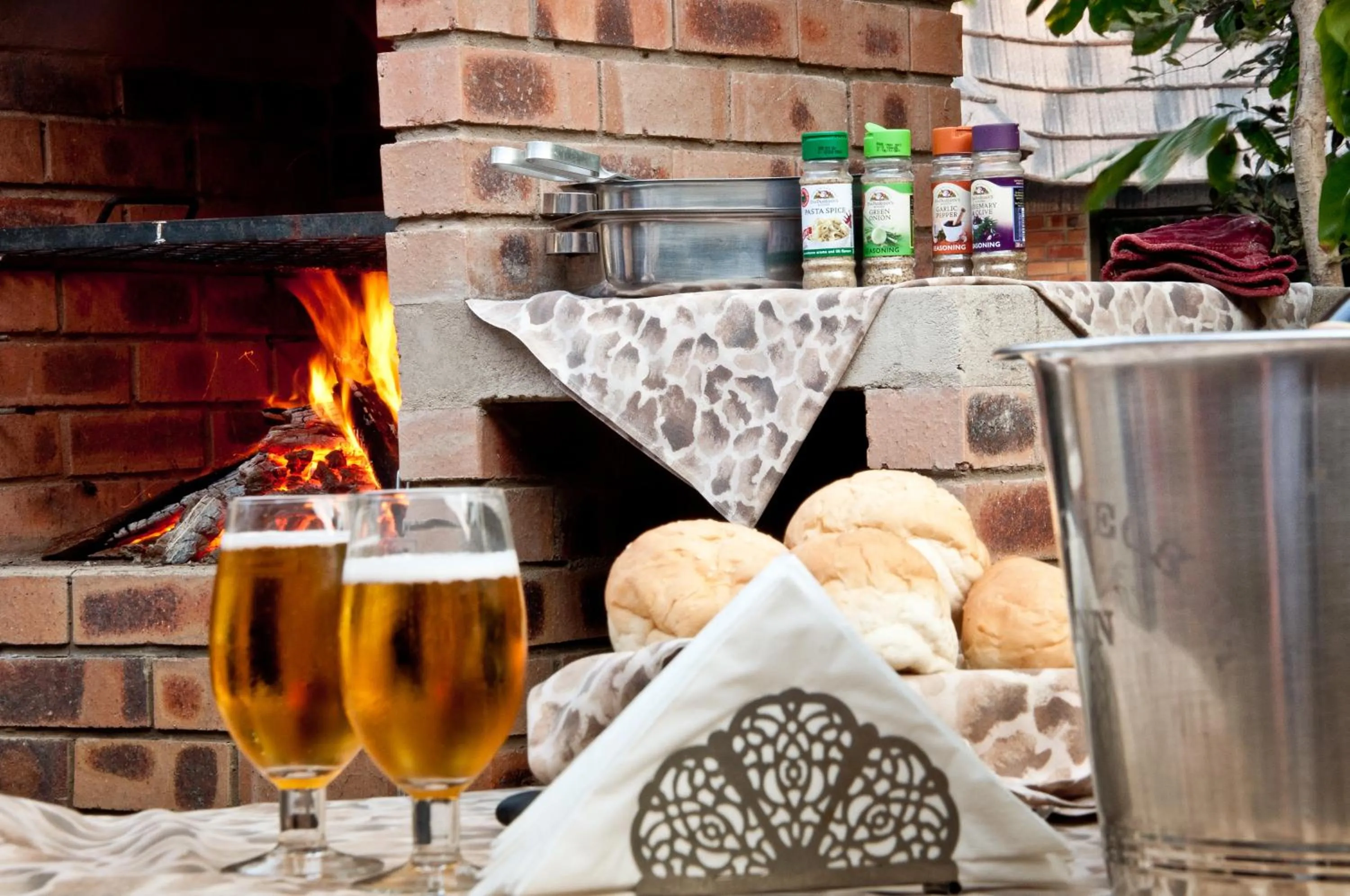 BBQ facilities in Woodpecker Inn