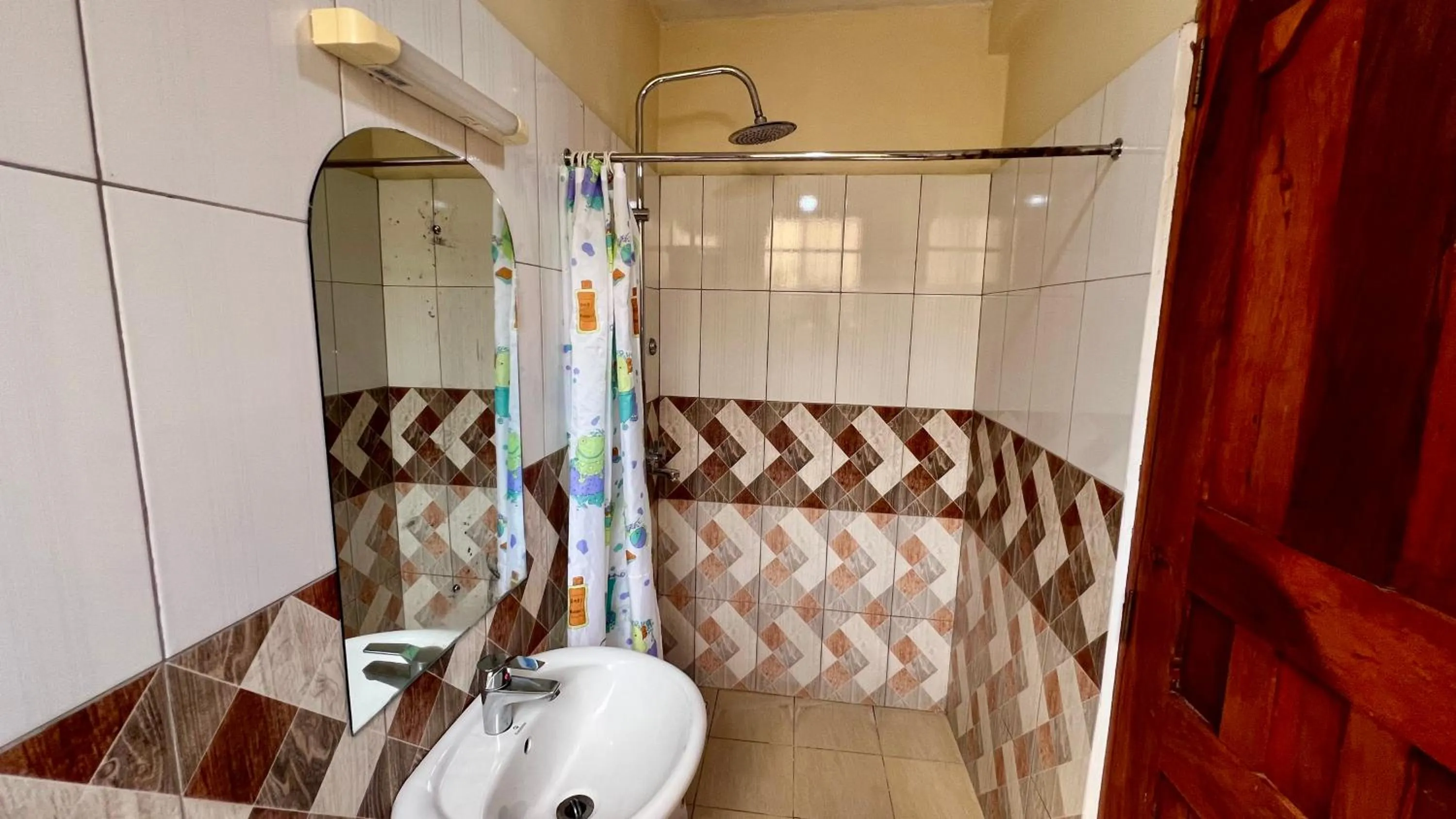 Shower in Runako Hostel