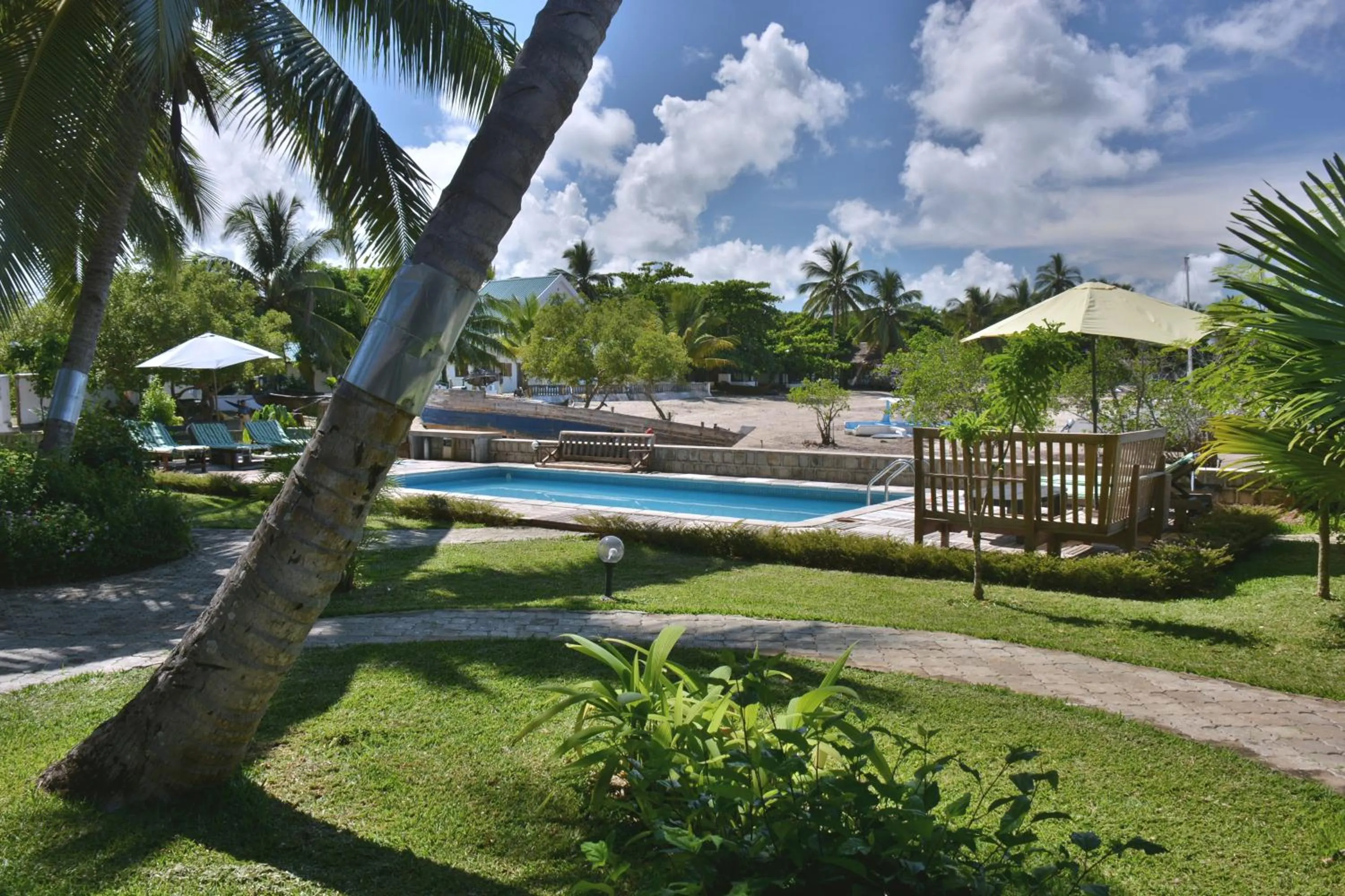 Beach in Ylang hôtel