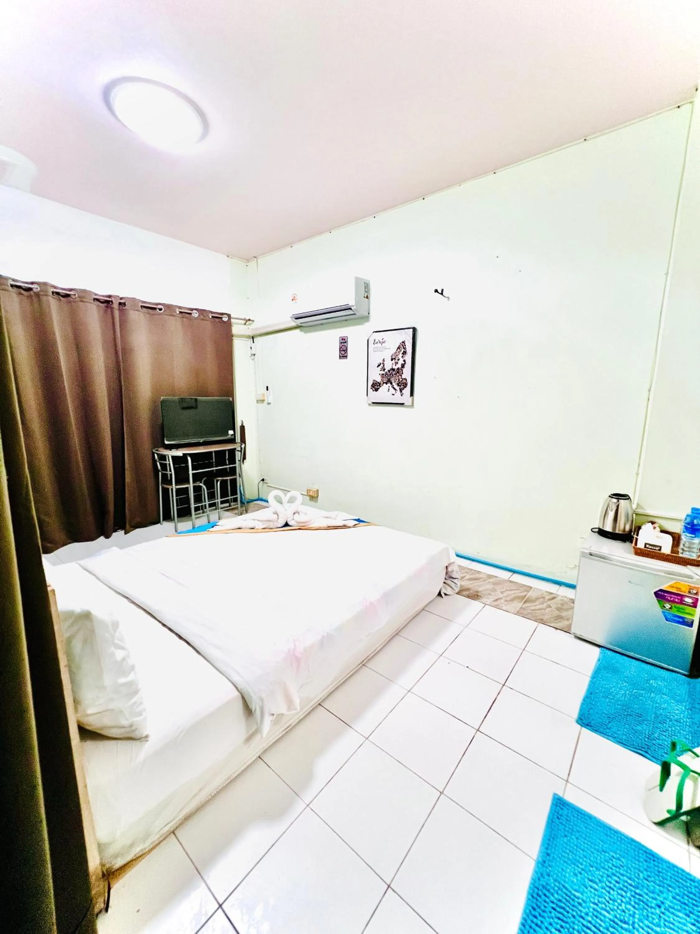 Bed in BLUE PEARL SHORE