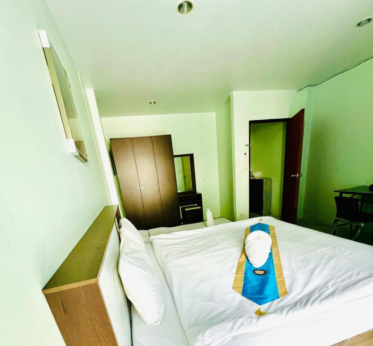 Bed in BLUE PEARL SHORE