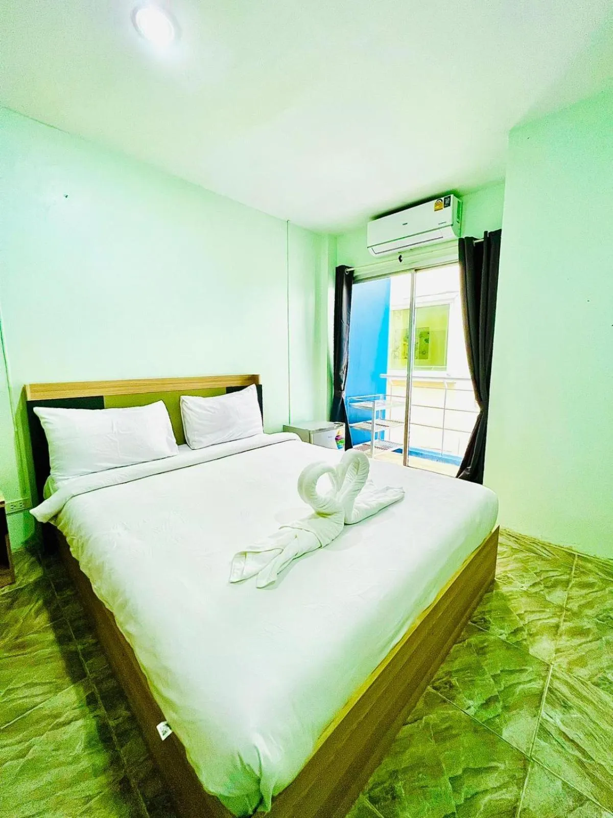 Bed in BLUE PEARL SHORE