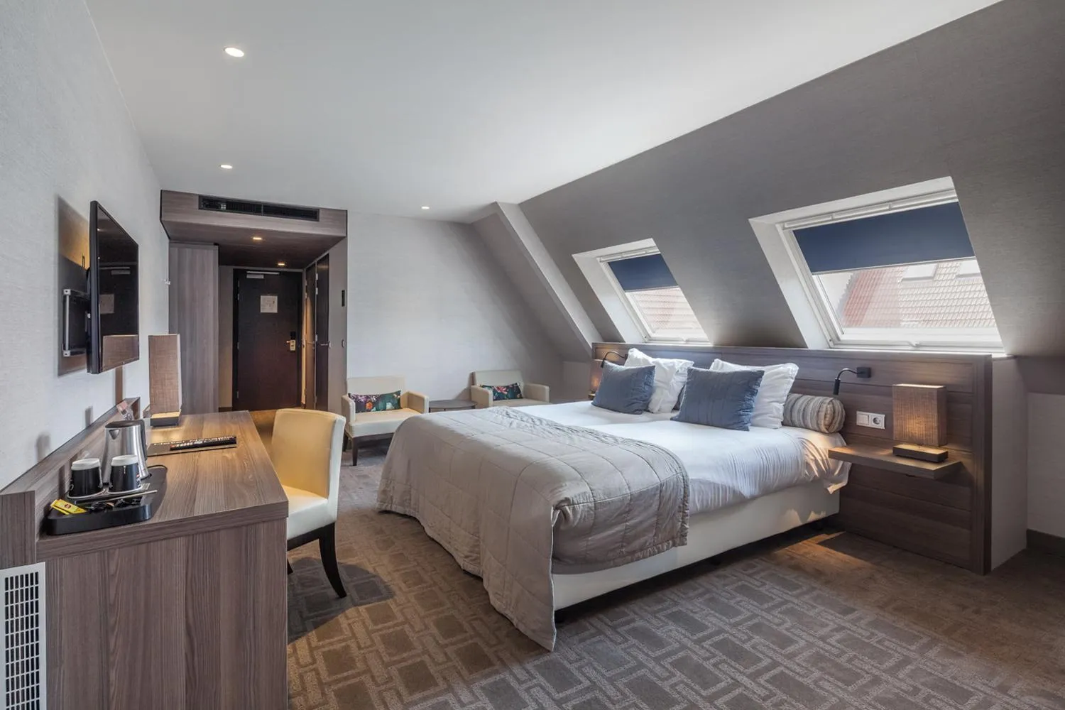 Photo of the whole room, Bed in Van der Valk Hotel Hengelo