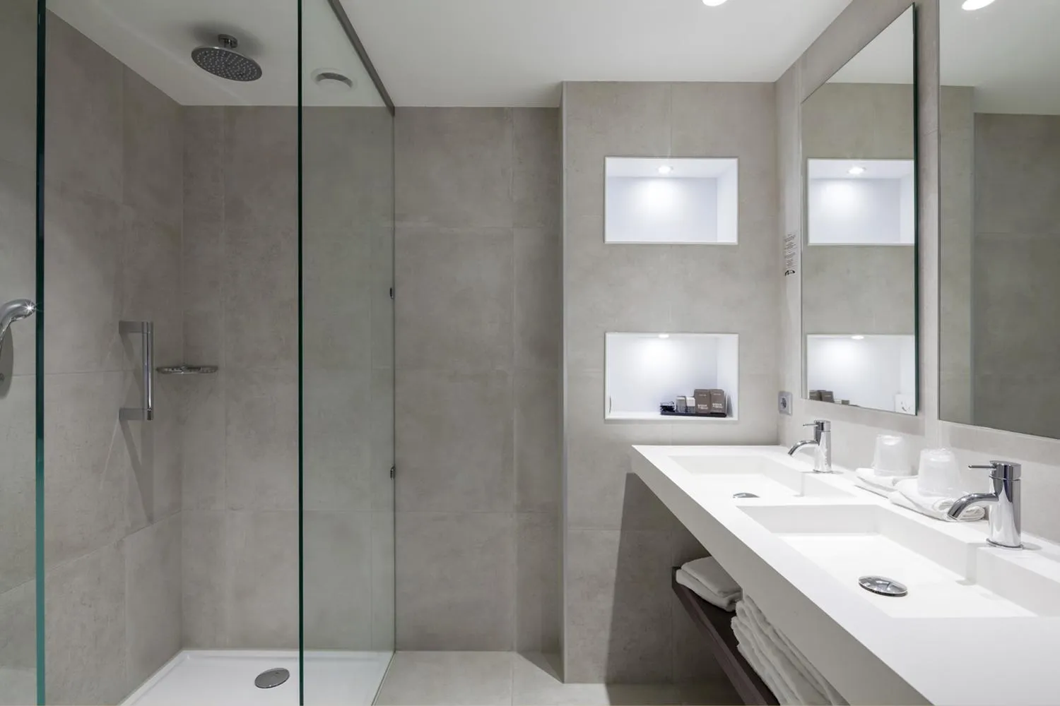 Shower in Van der Valk Hotel Hengelo