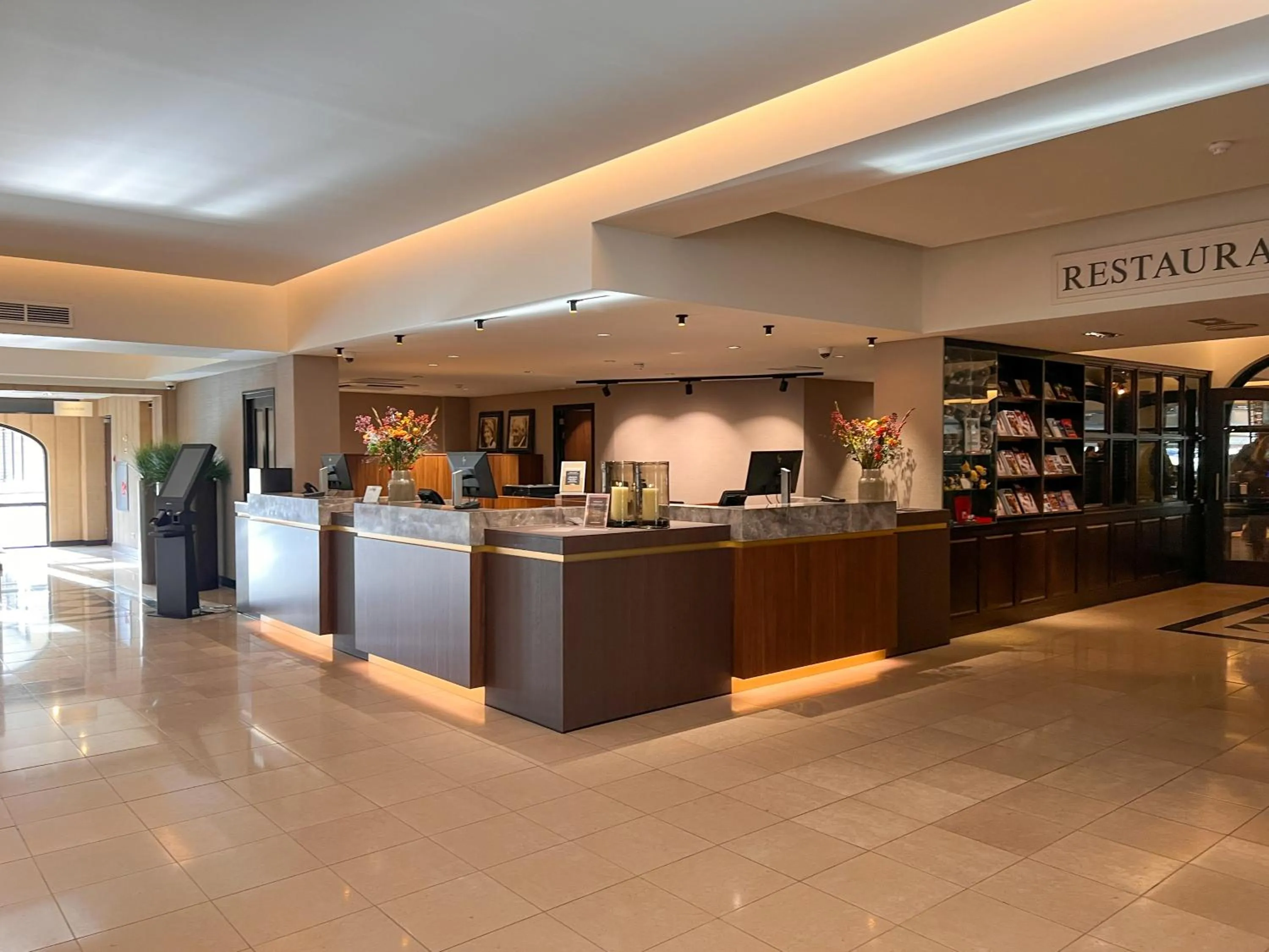 Lobby or reception in Van der Valk Hotel Hengelo