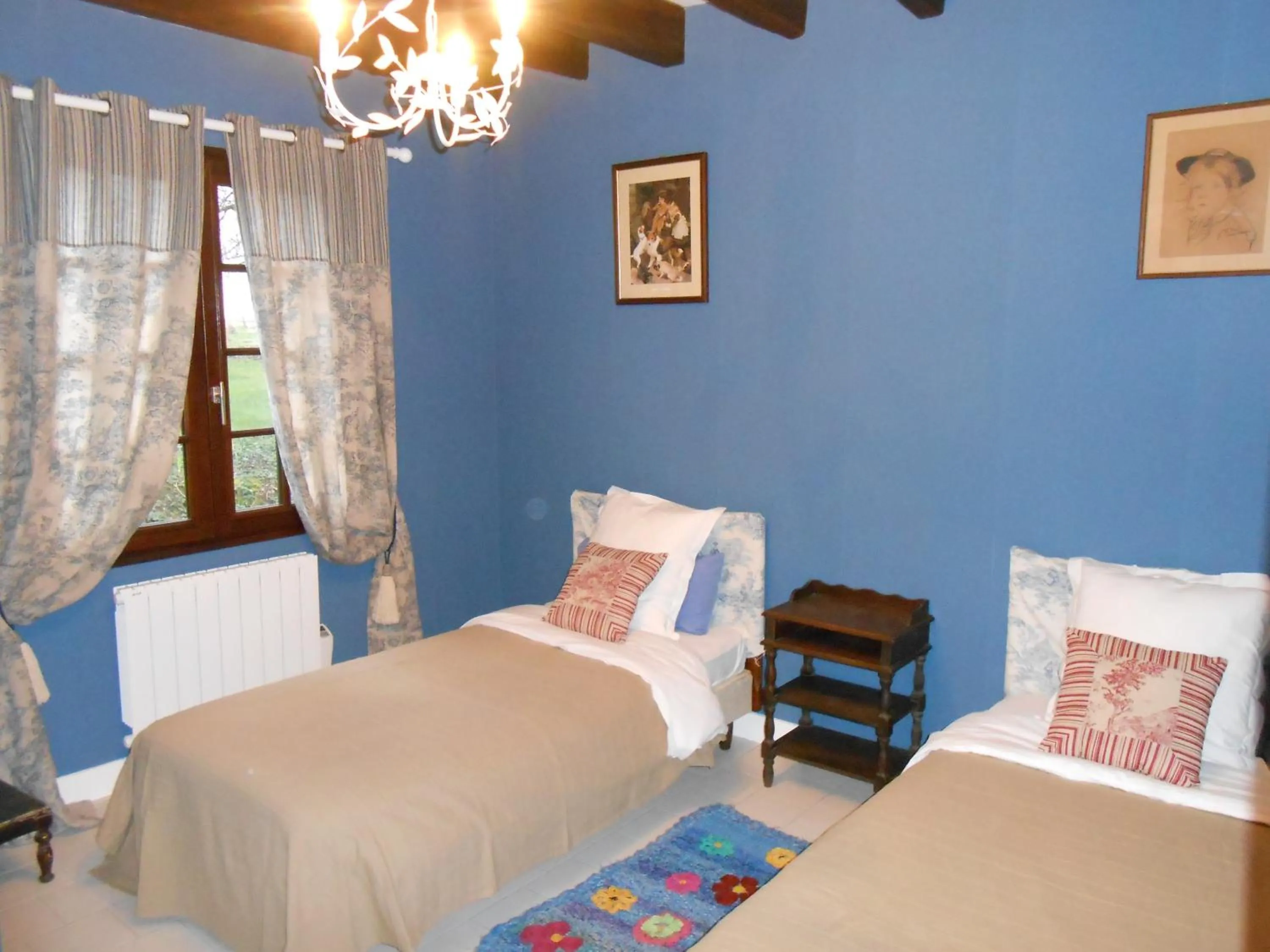 Photo of the whole room in B&B La Ferme des Bordes