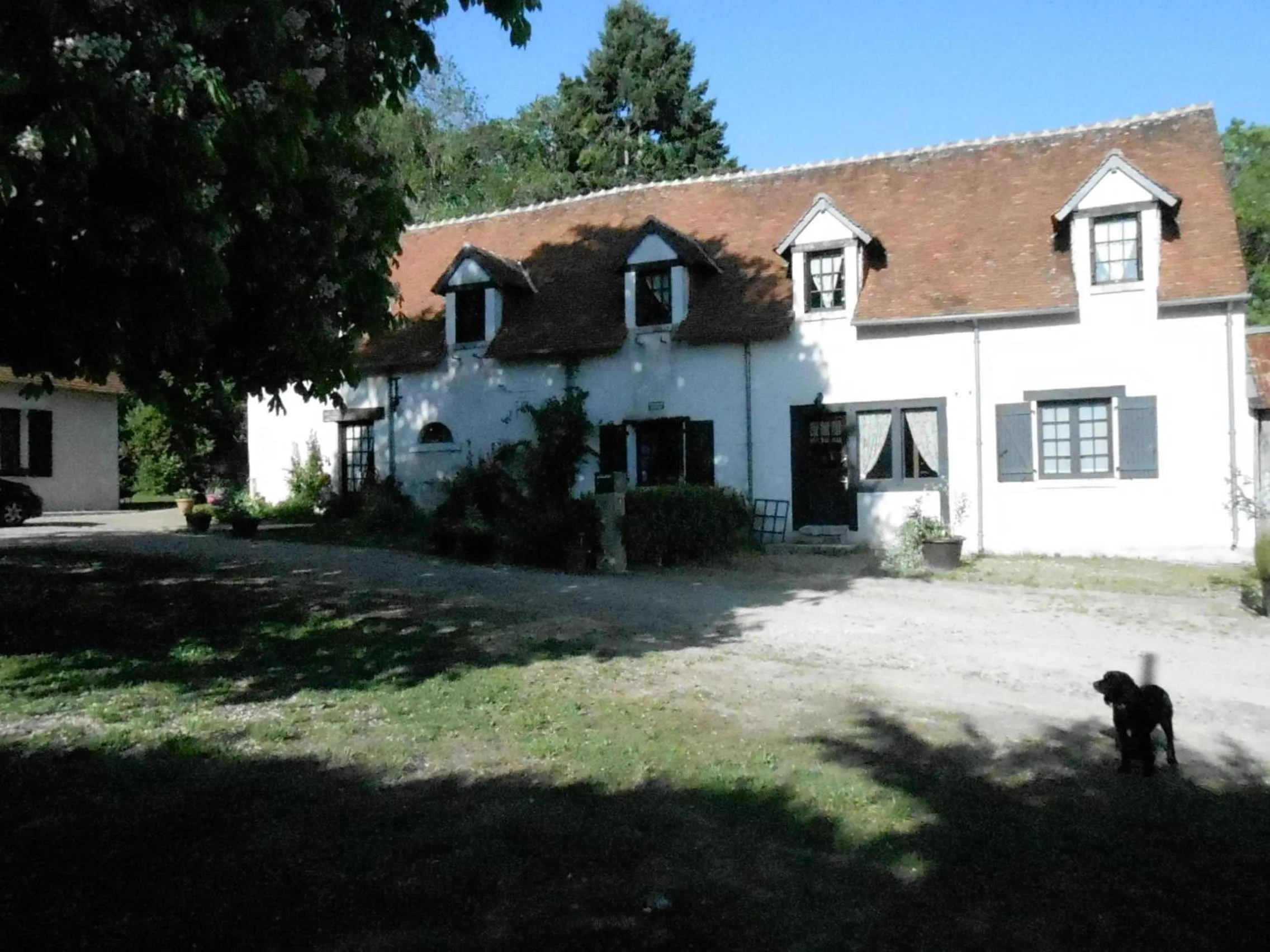 Facade/entrance in B&B La Ferme des Bordes