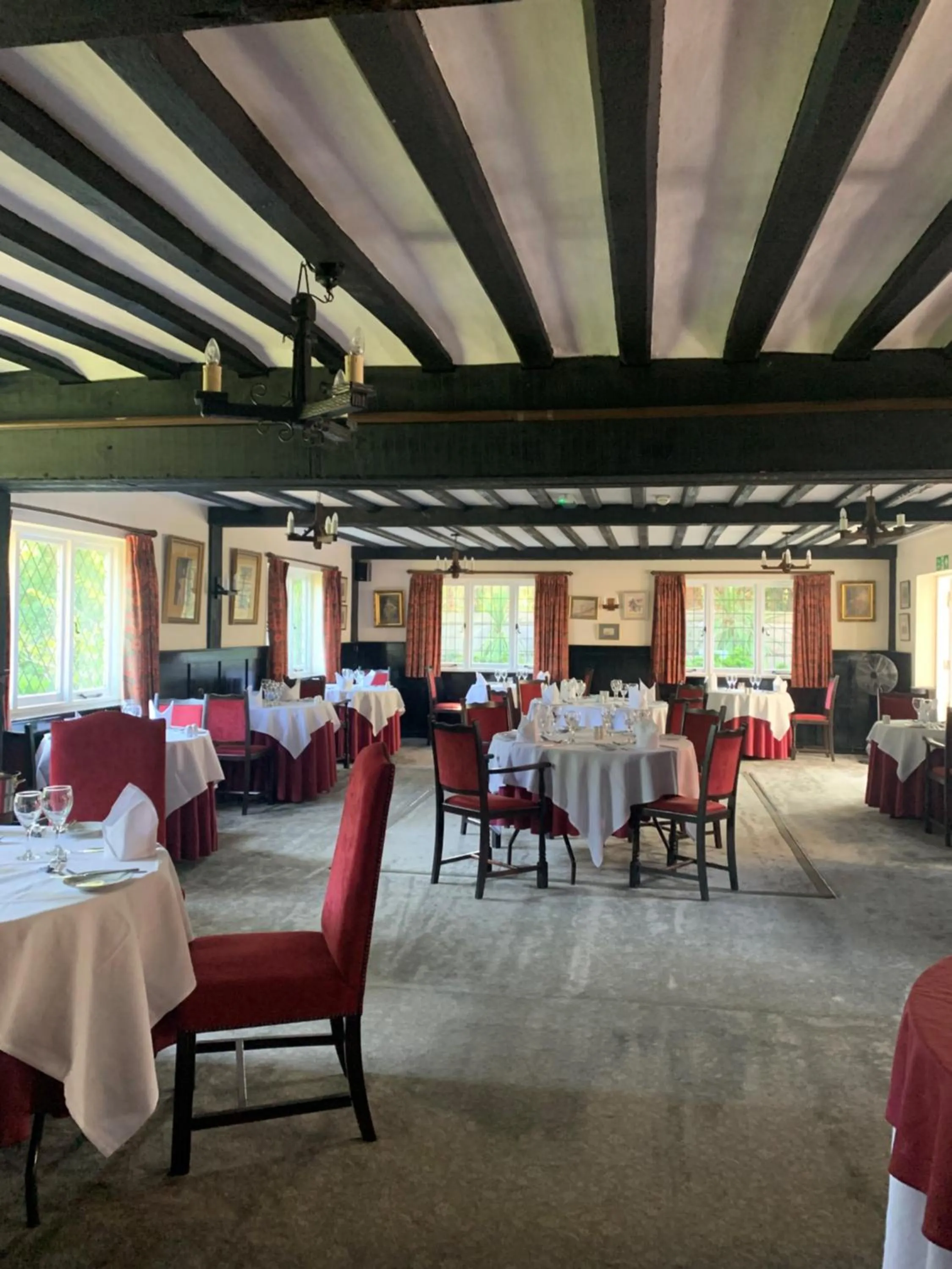 Restaurant/places to eat in The Brickwall Hotel