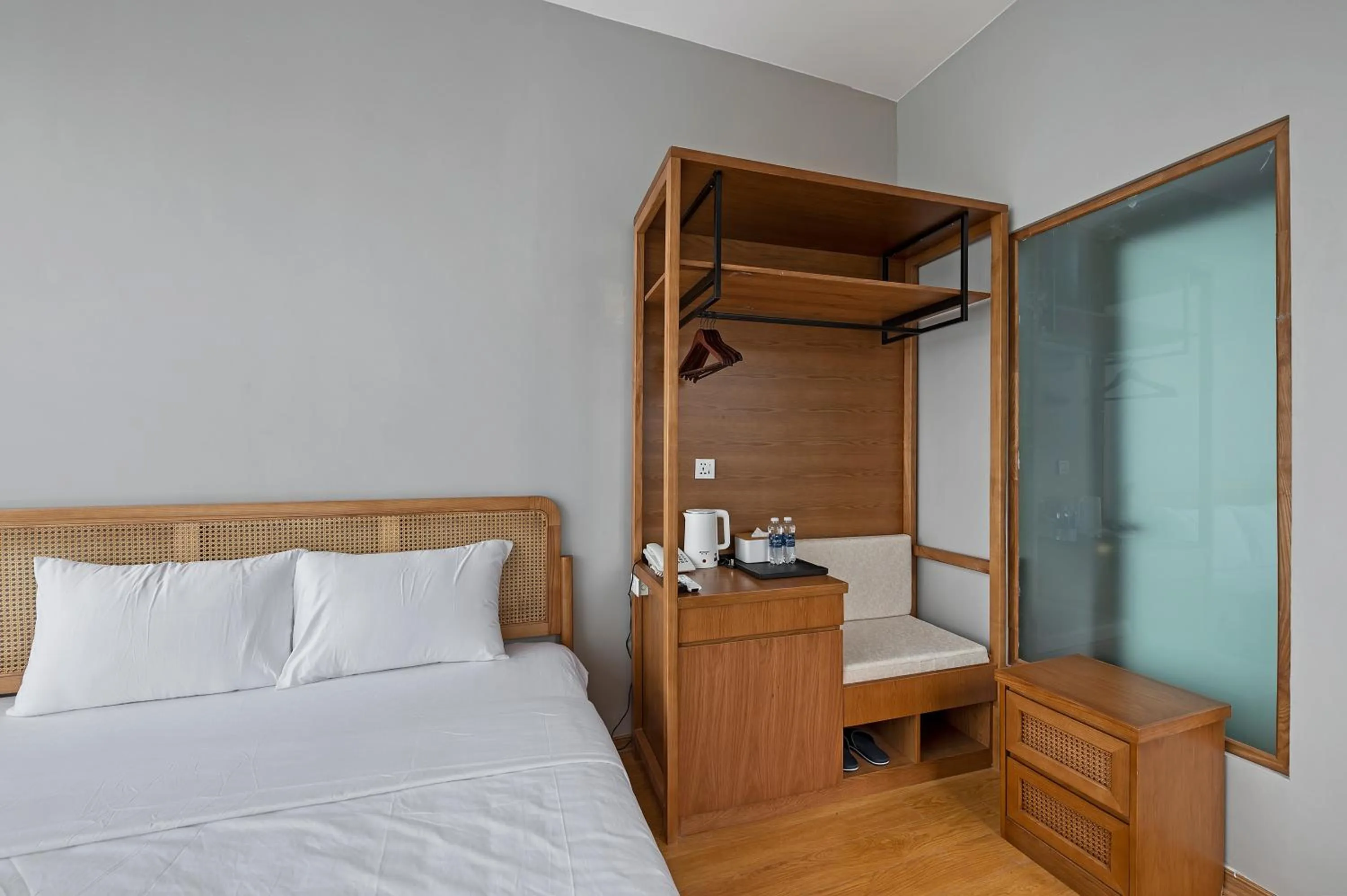 Bed in Lakeview Residence Hotel