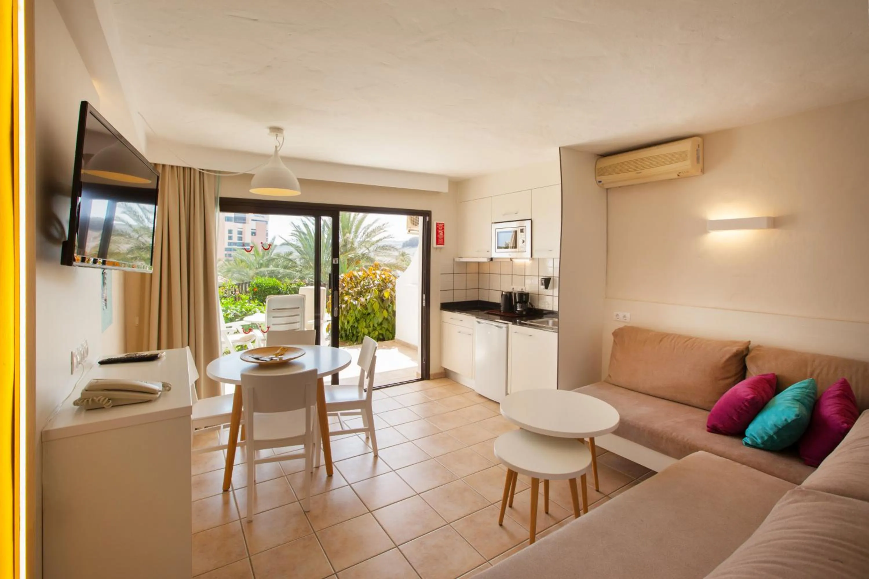 Kitchen or kitchenette in Grupotel Las Pitas