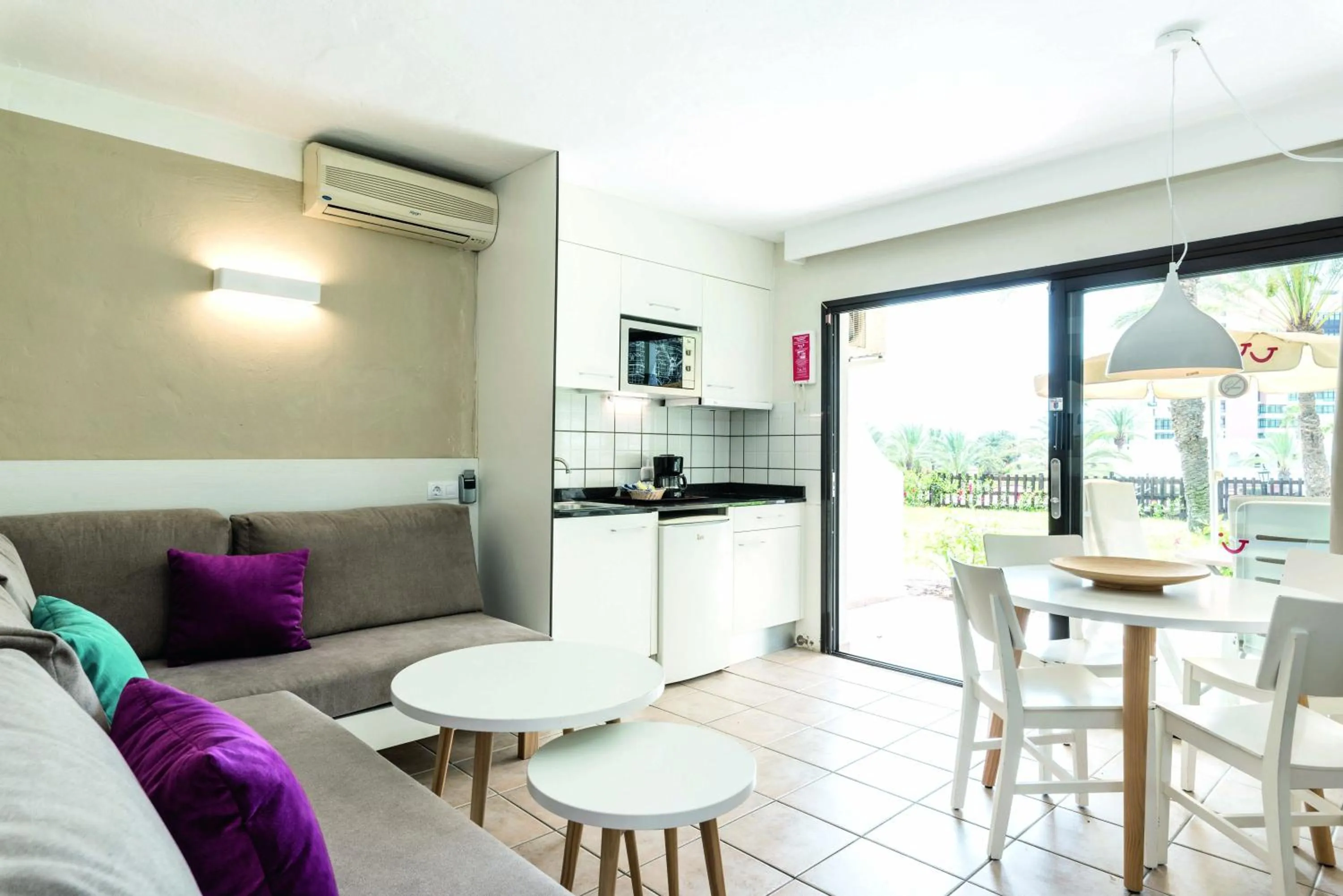 Kitchen or kitchenette in Grupotel Las Pitas