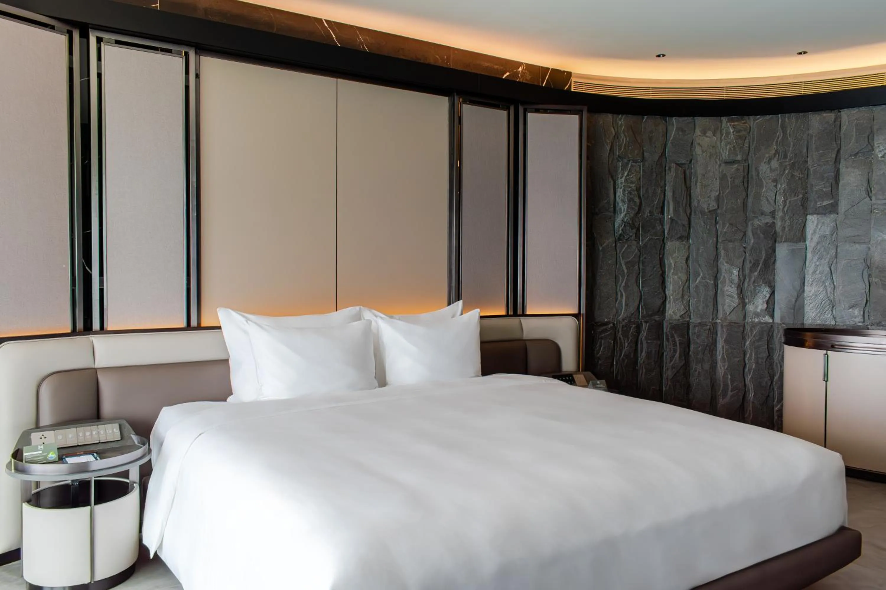 Bed in M Hotel Danang