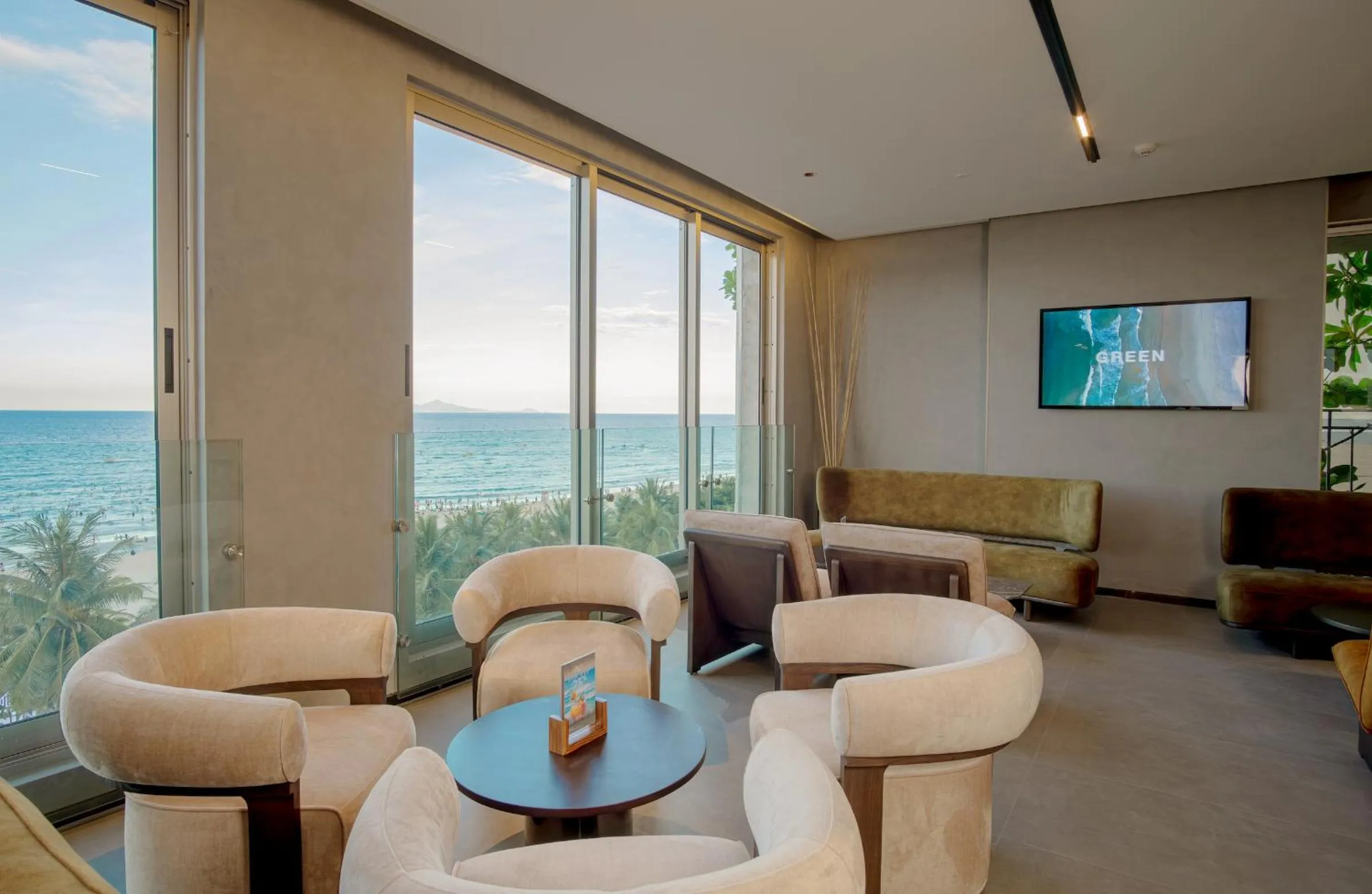 Lounge or bar in M Hotel Danang