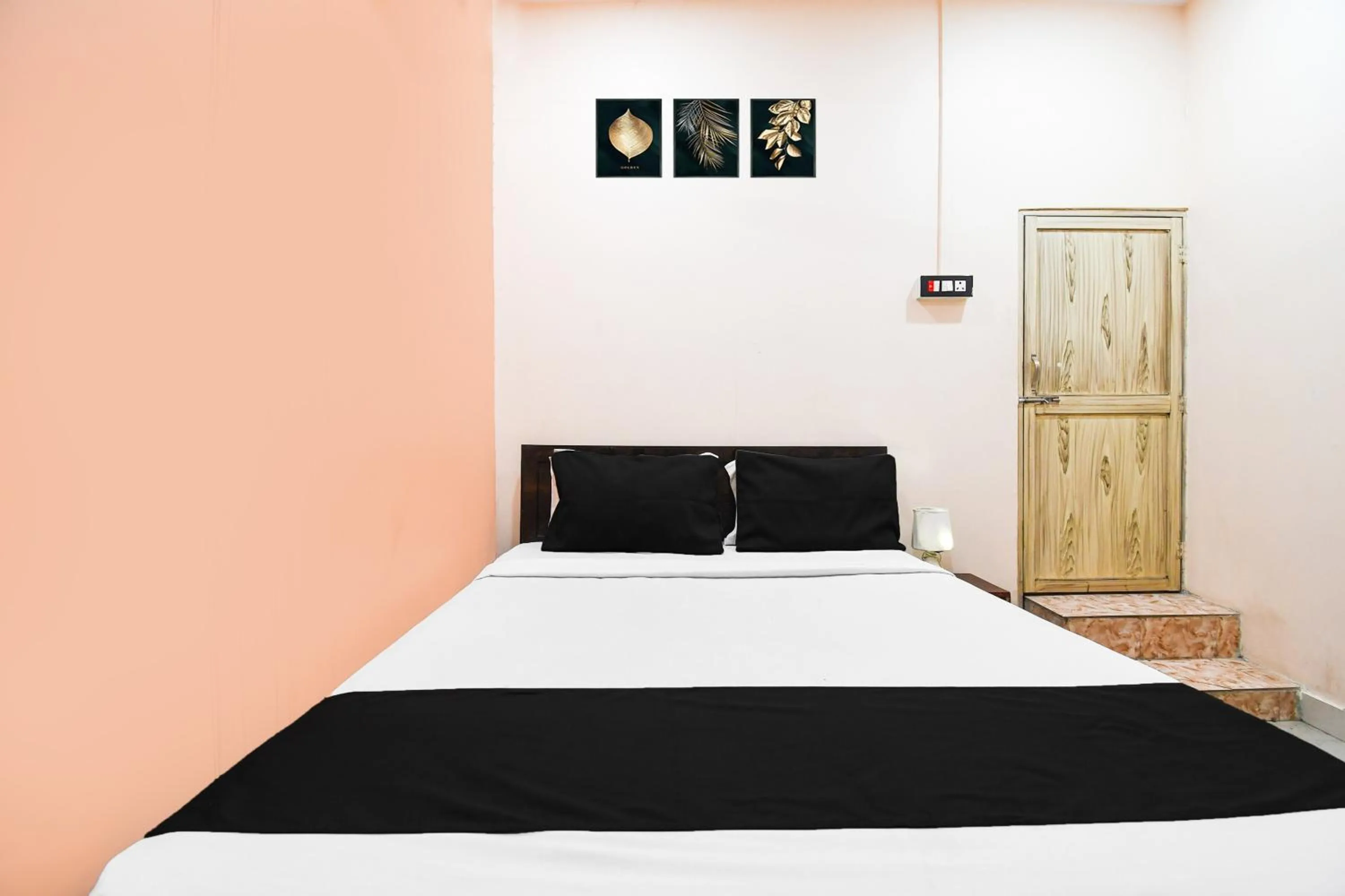 Bedroom, Bed in Super Hotel O Sofitel Hotel