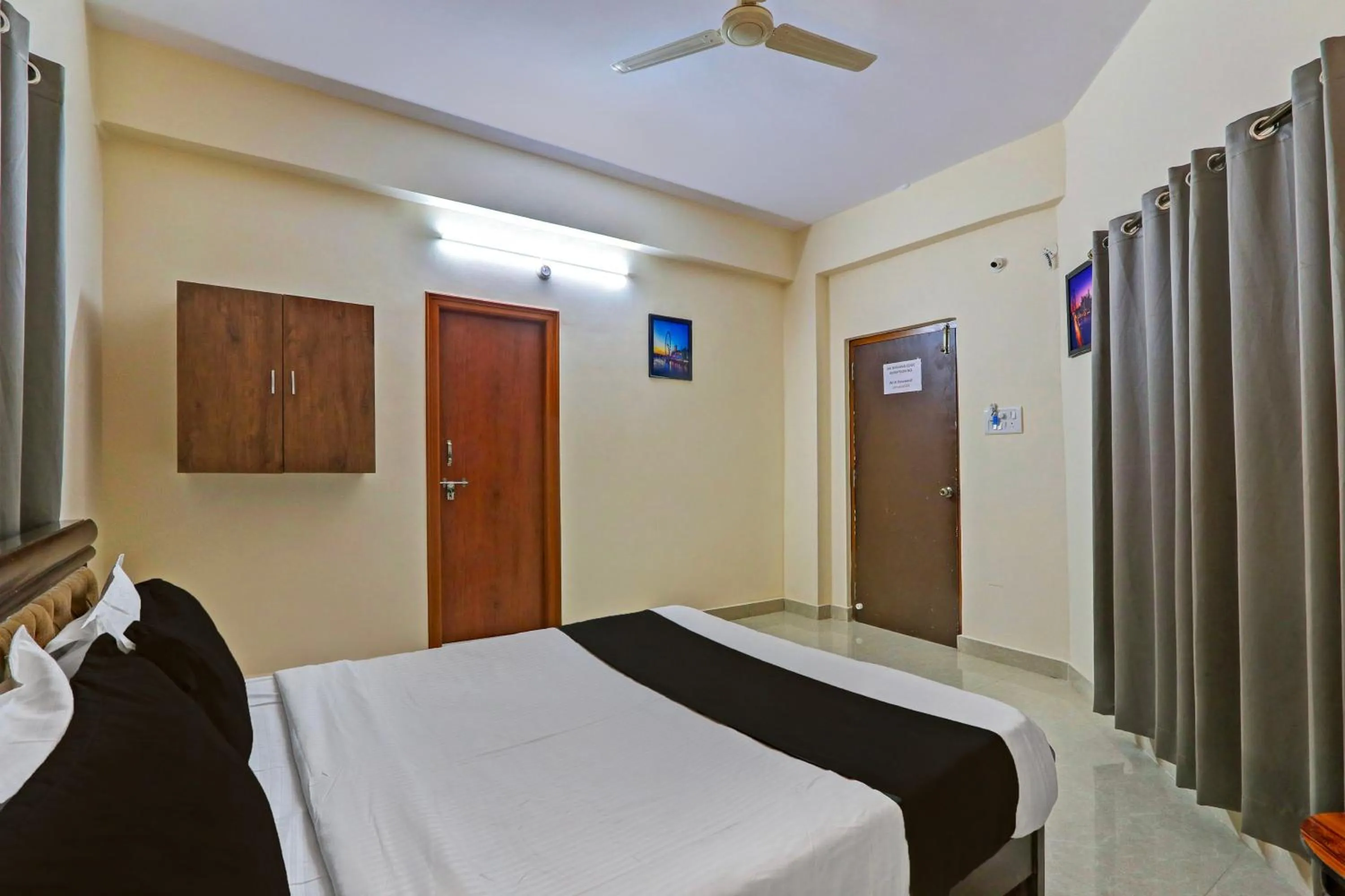 Bedroom, Bed in Super Collection O Sri Nirvana Edge