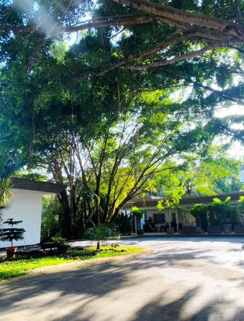 Parking in Hotel Lepic