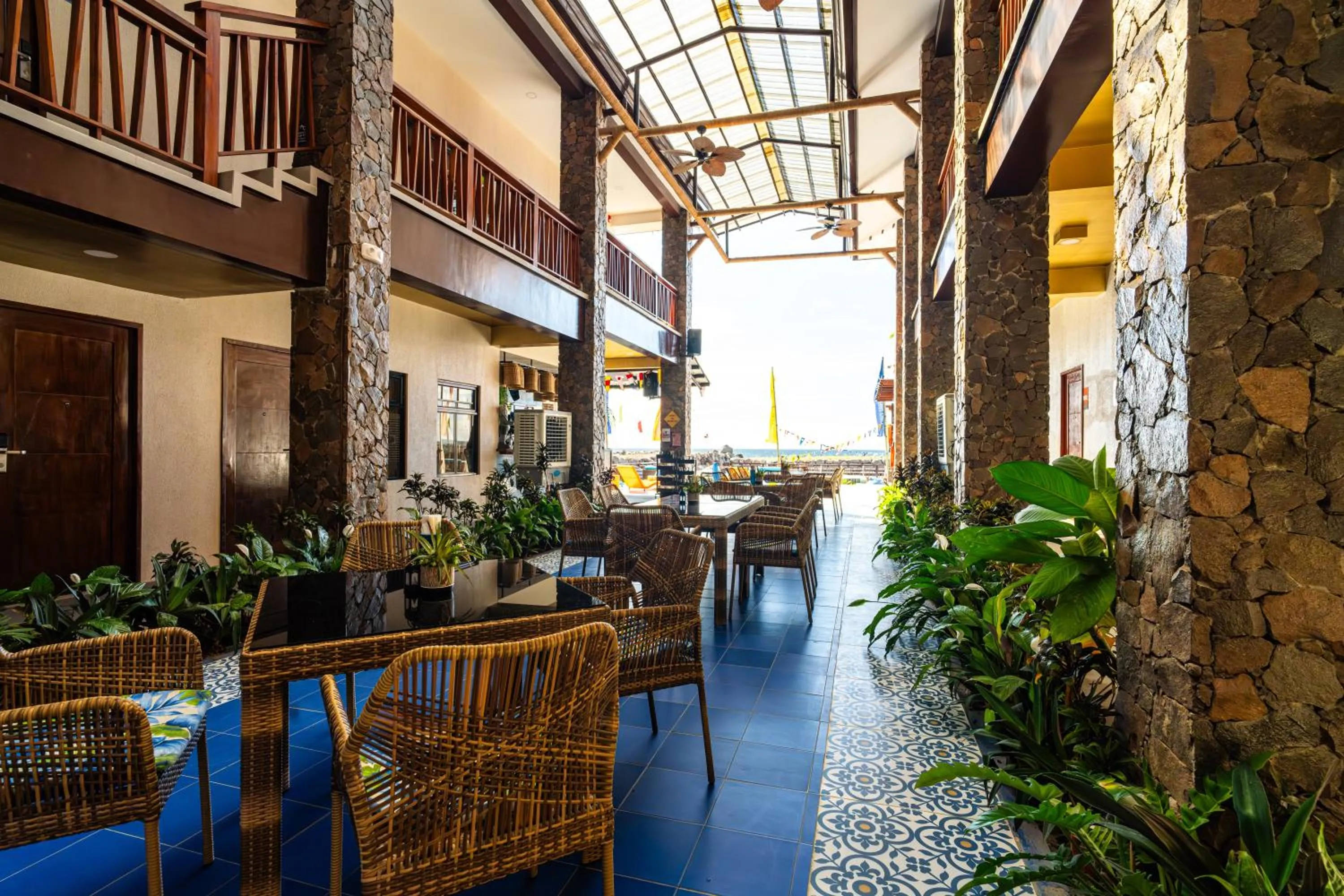 Restaurant/places to eat in UNWND Boutique Hotel Camiguin