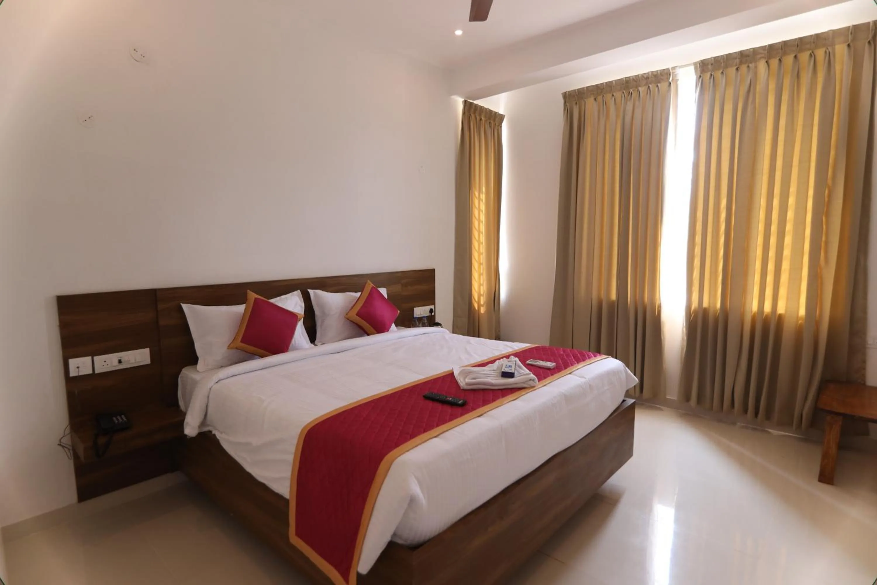 Photo of the whole room, Bed in J Park Auroville Beach