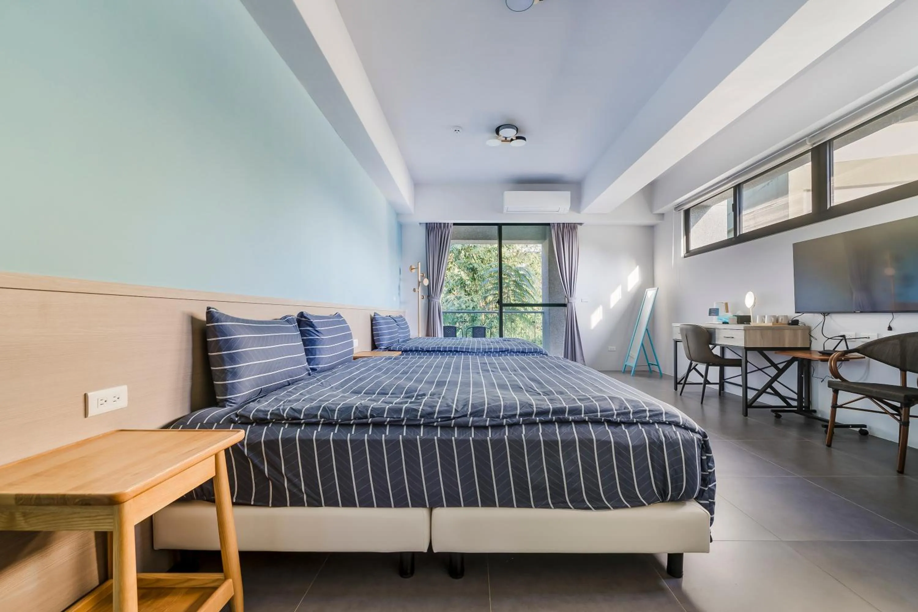 Bed in Hills Velleys