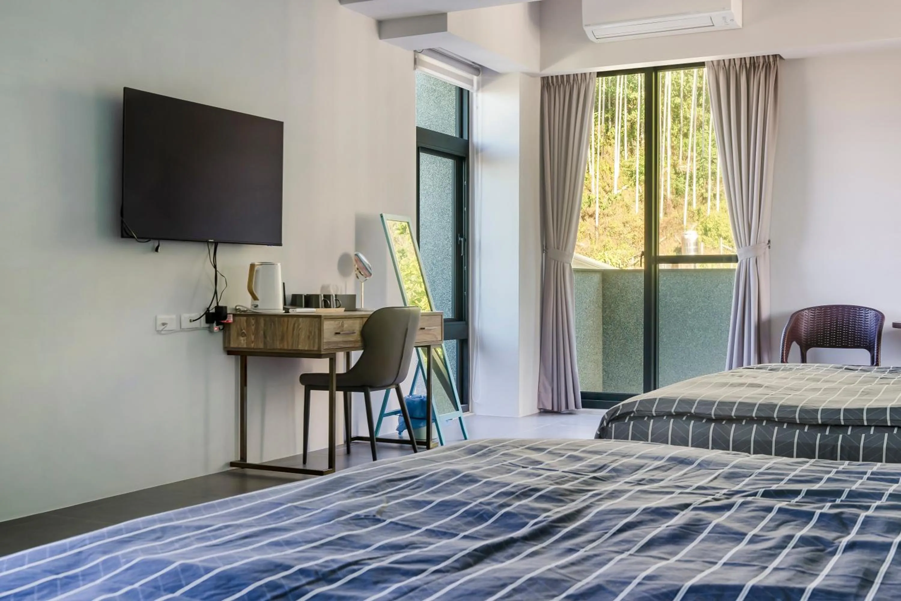 Bed in Hills Velleys