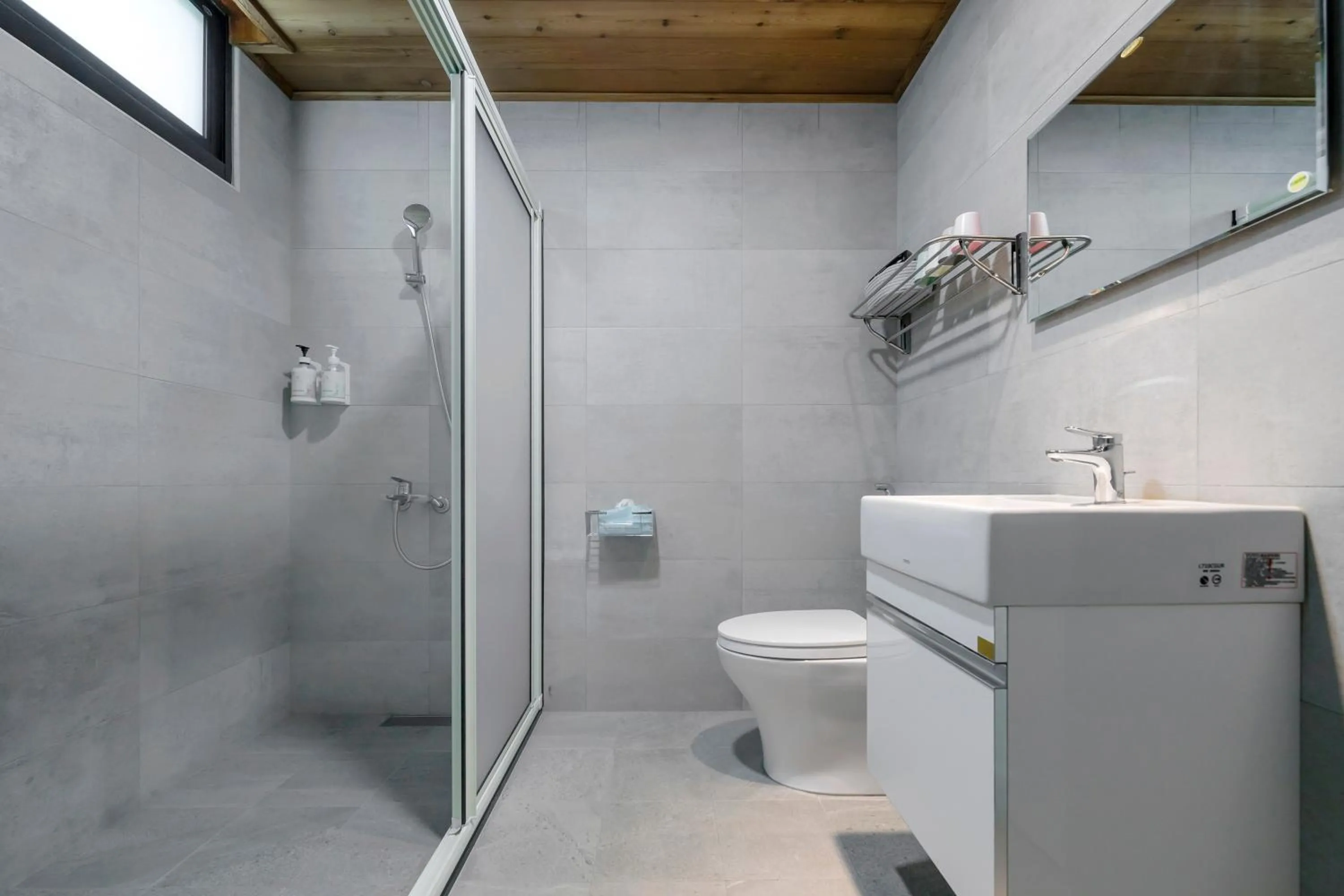 Shower in Hills Velleys