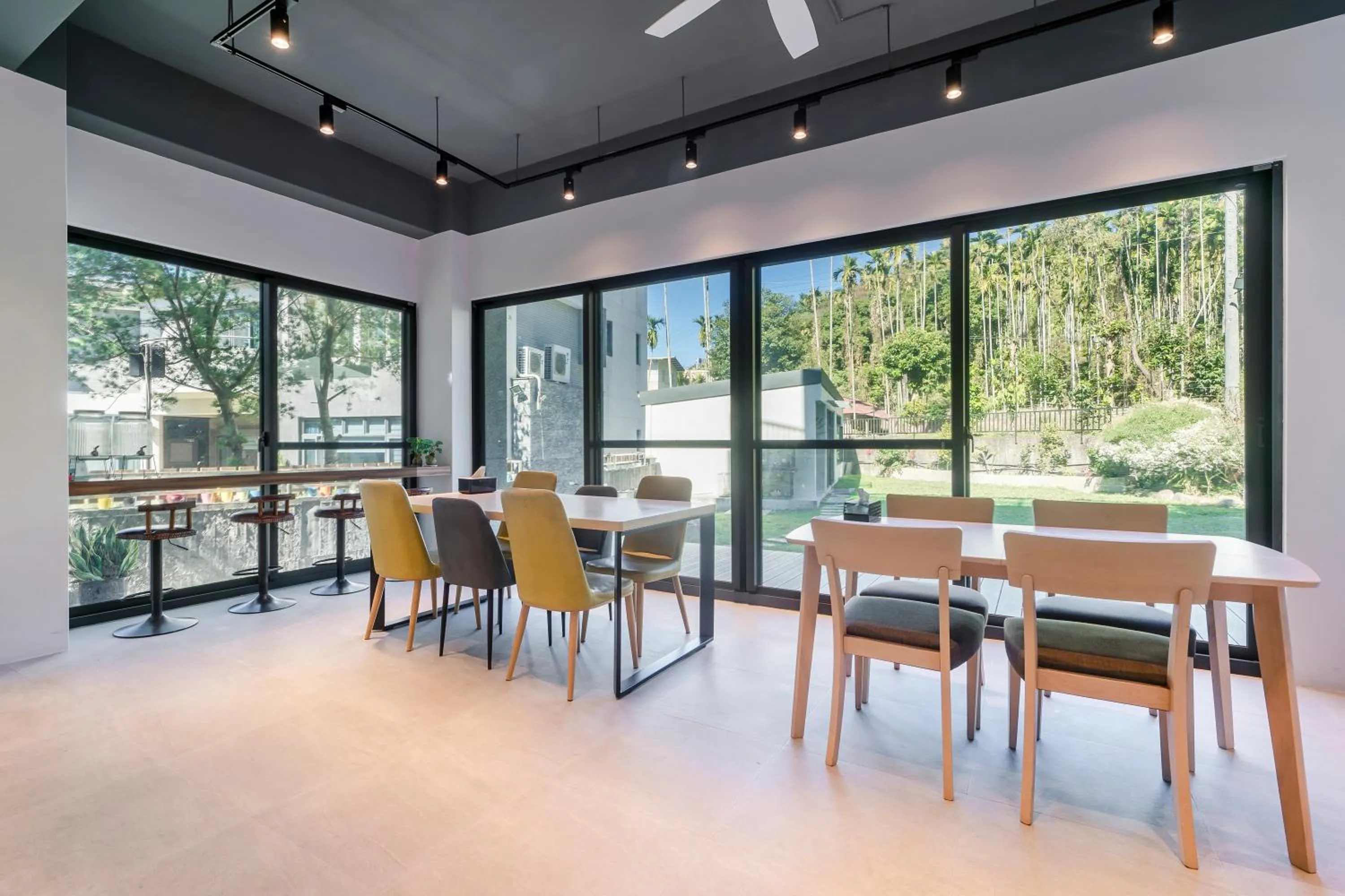 Dining area in Hills Velleys