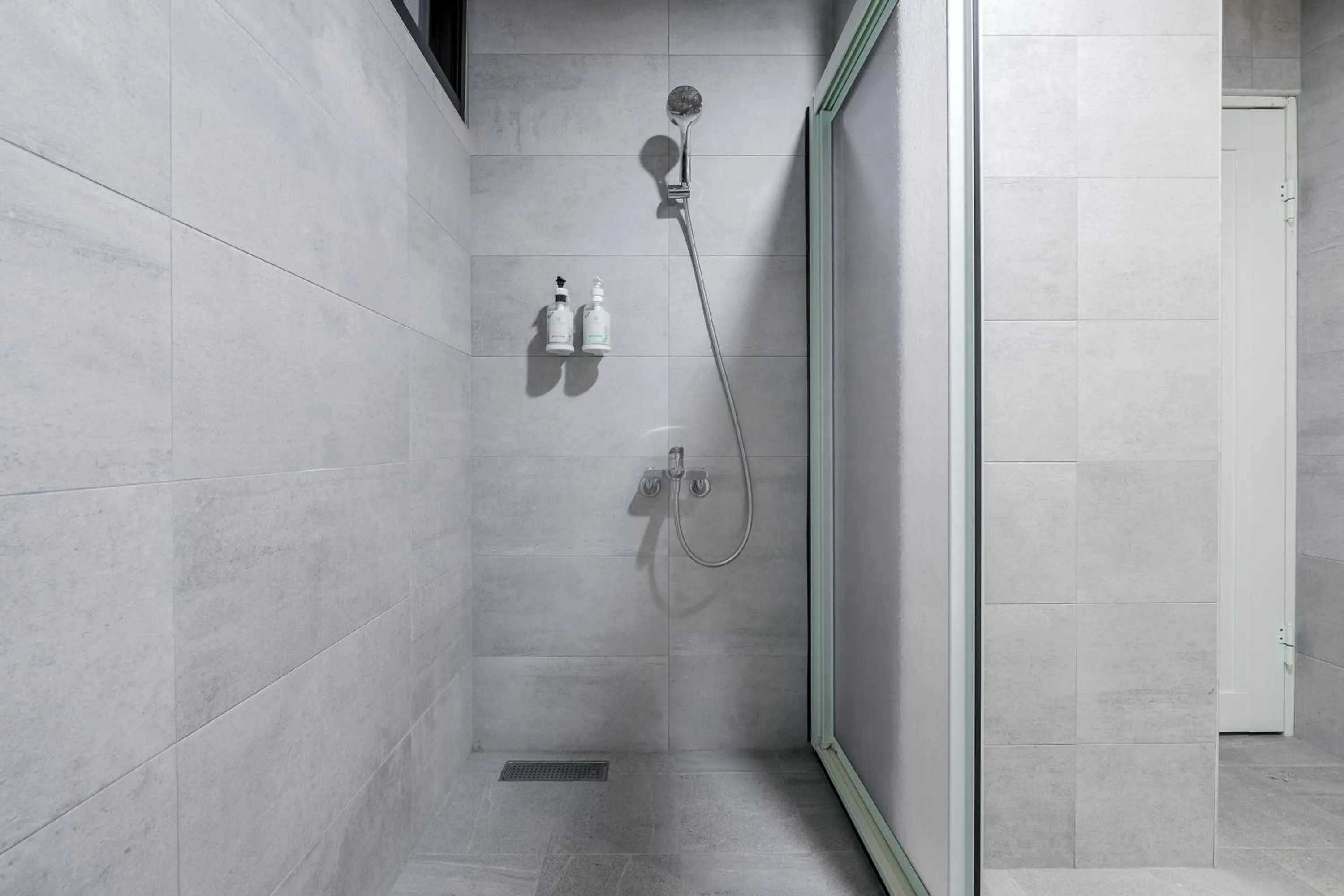 Shower in Hills Velleys