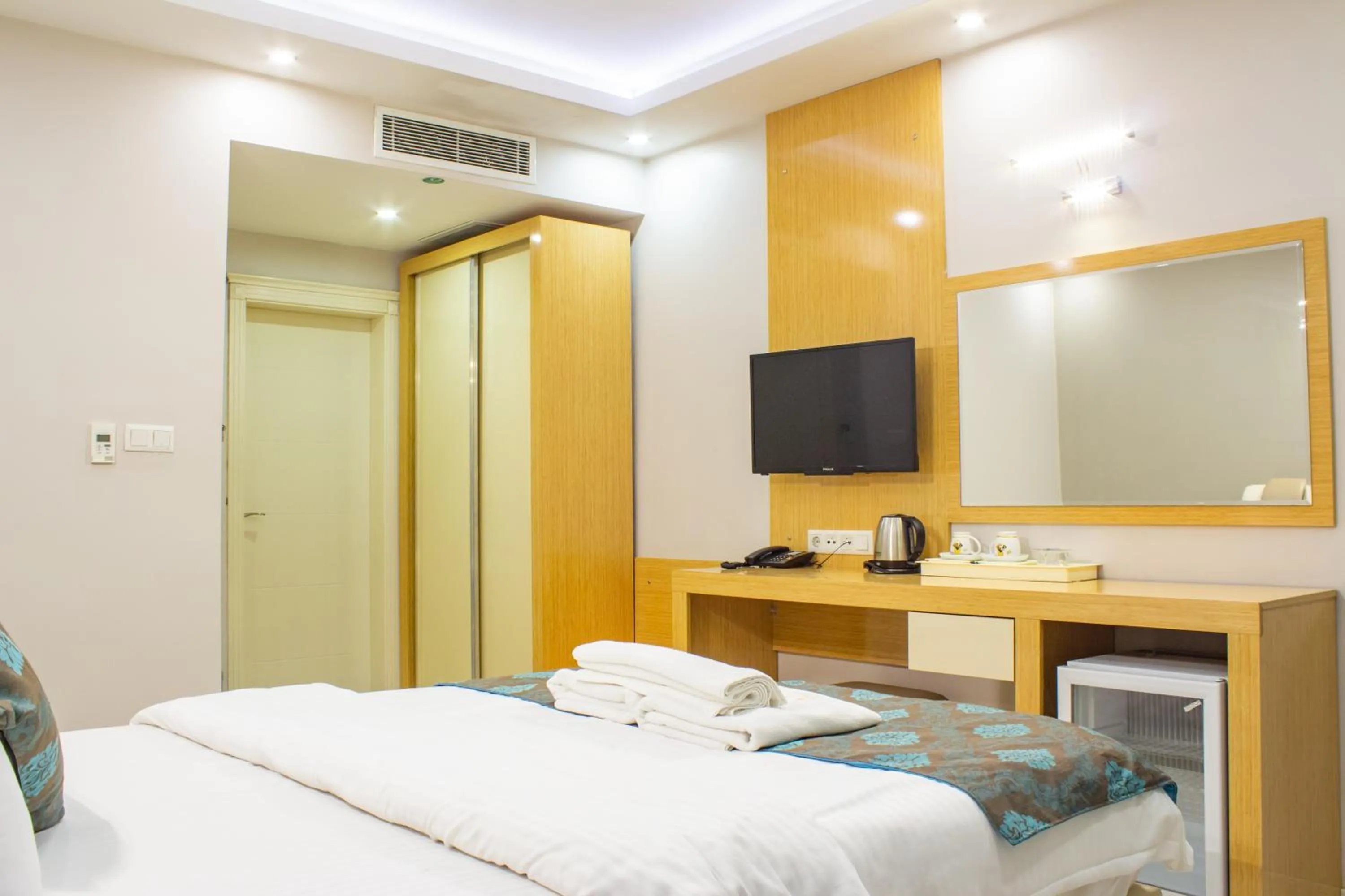 Photo of the whole room, Bed in Sumela Park Hotel