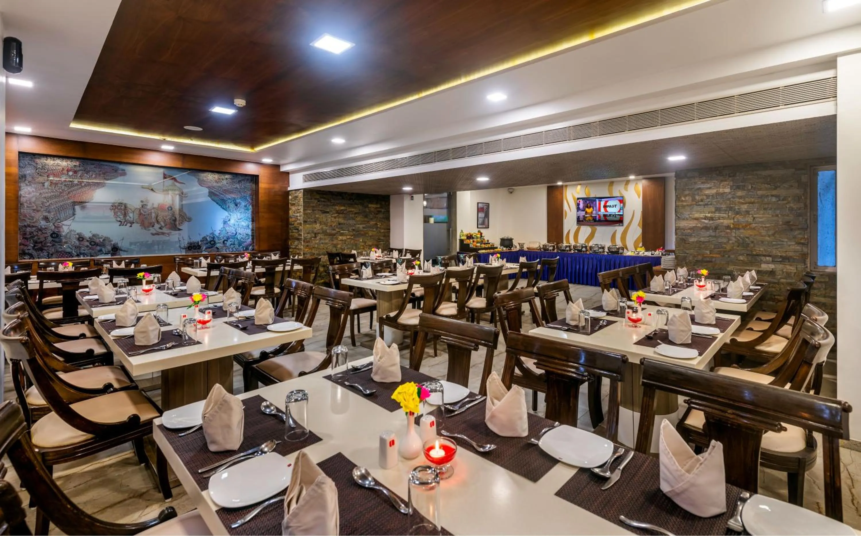 Restaurant/places to eat in Dwarkadhish Lords Eco Inn