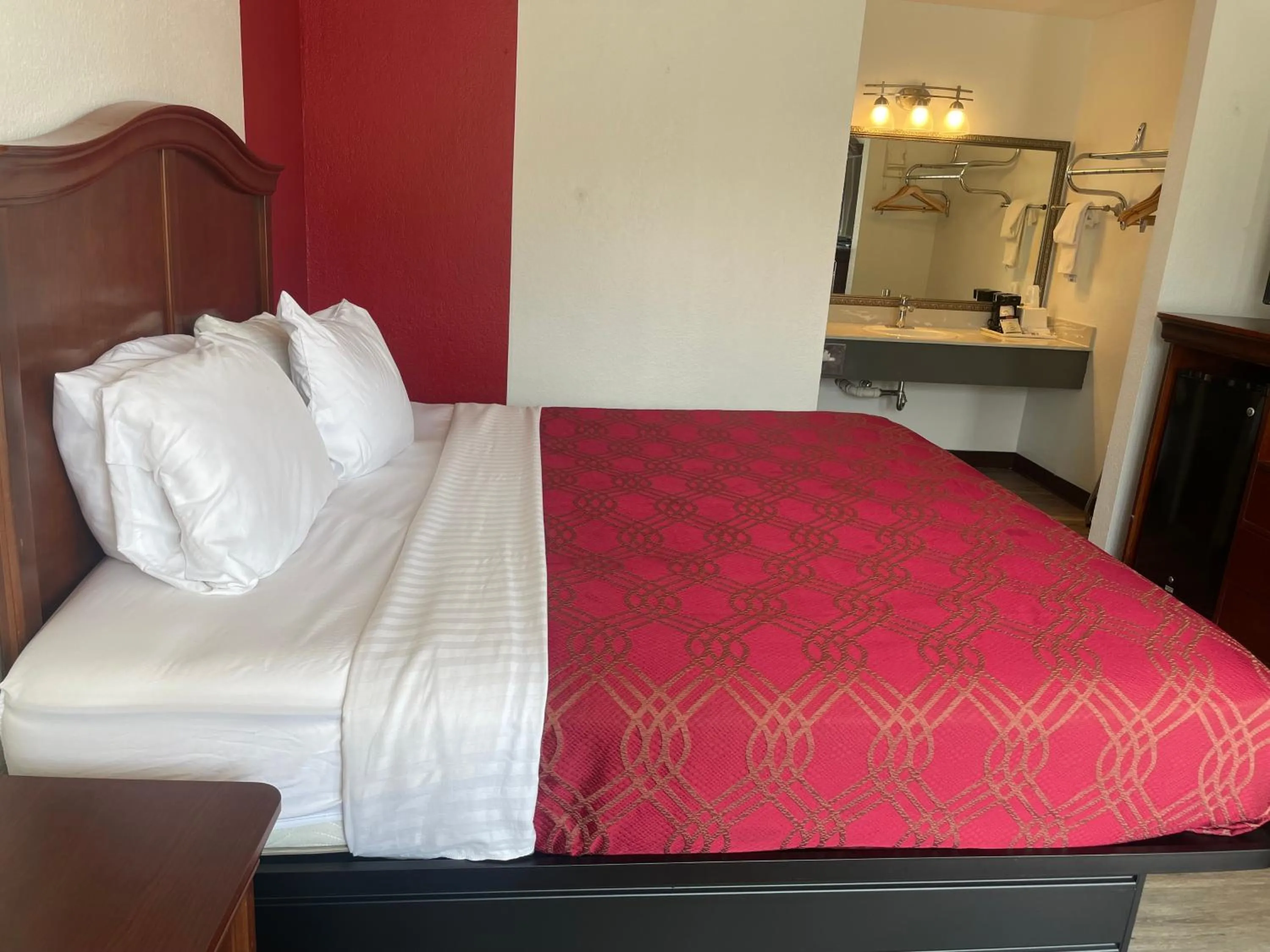 Bed in Ramada by Wyndham Branson Theatre District