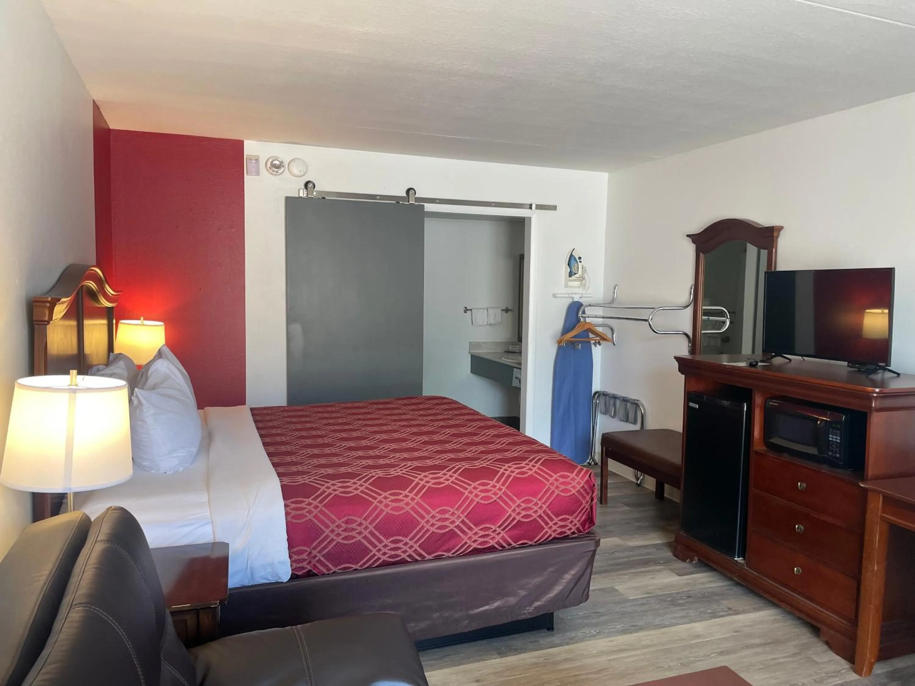 Bed in Ramada by Wyndham Branson Theatre District