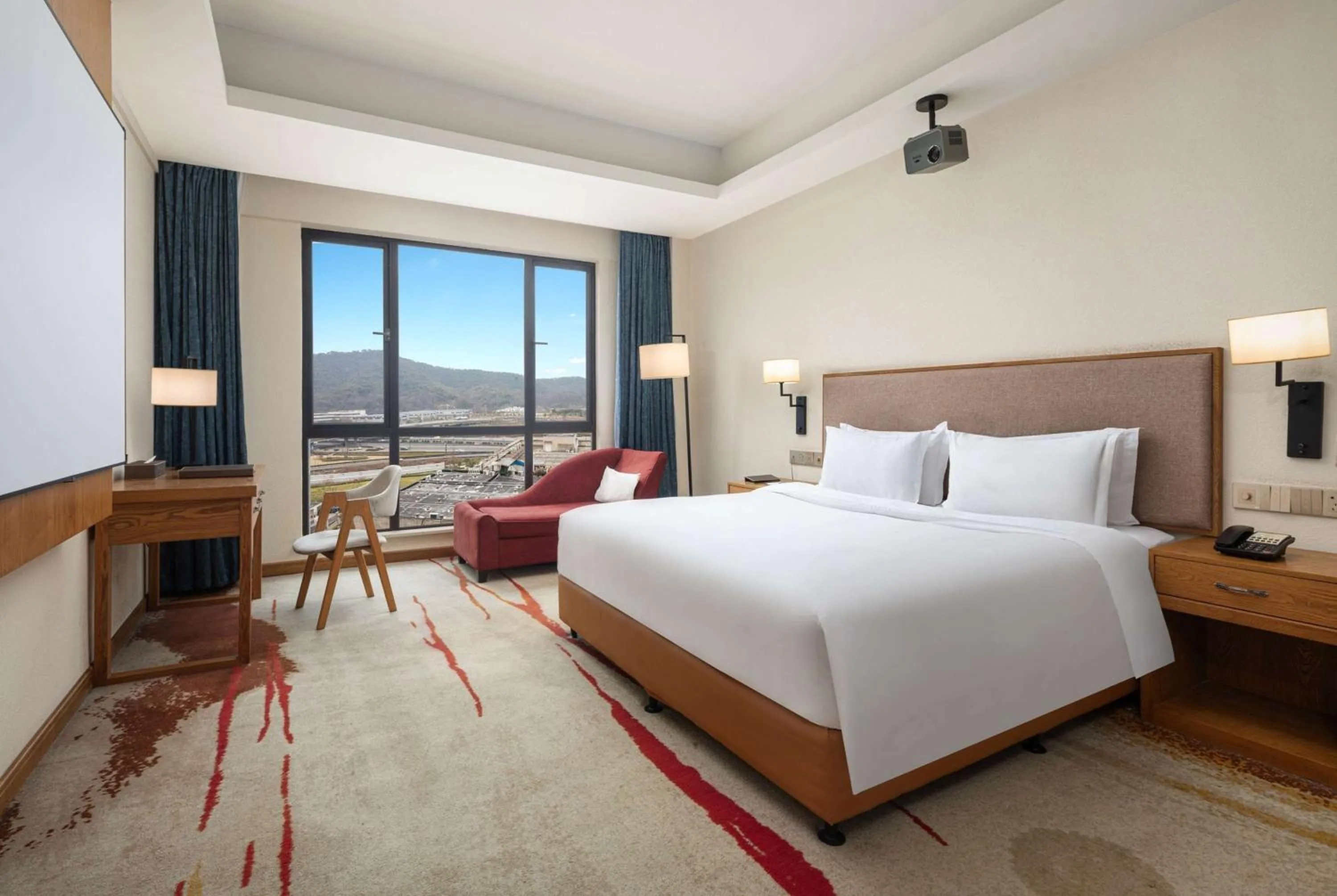 Photo of the whole room, Bed in Days Inn by Wyndham Hangzhou Zhuantang