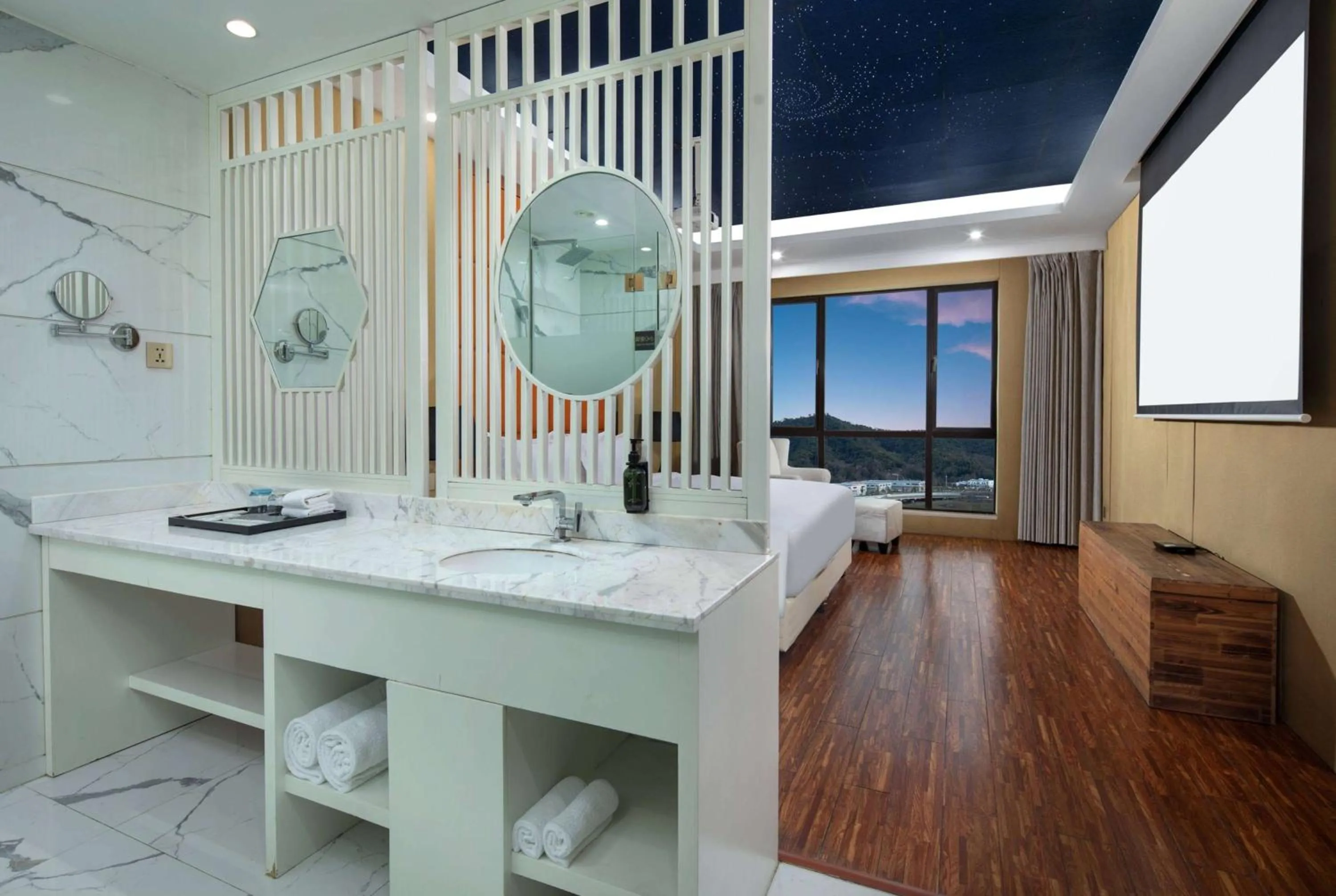 Photo of the whole room in Days Inn by Wyndham Hangzhou Zhuantang