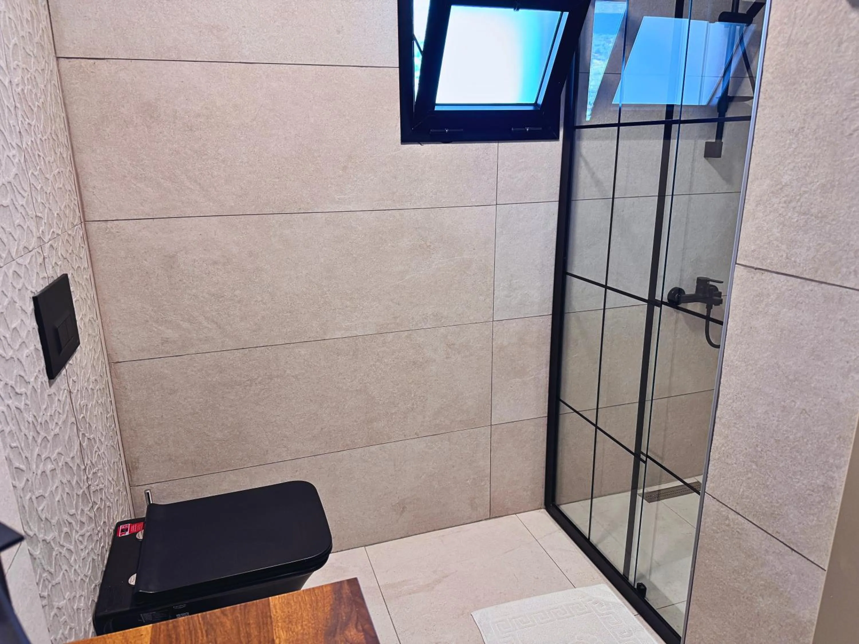 Shower in Bodrum Gulet Otel