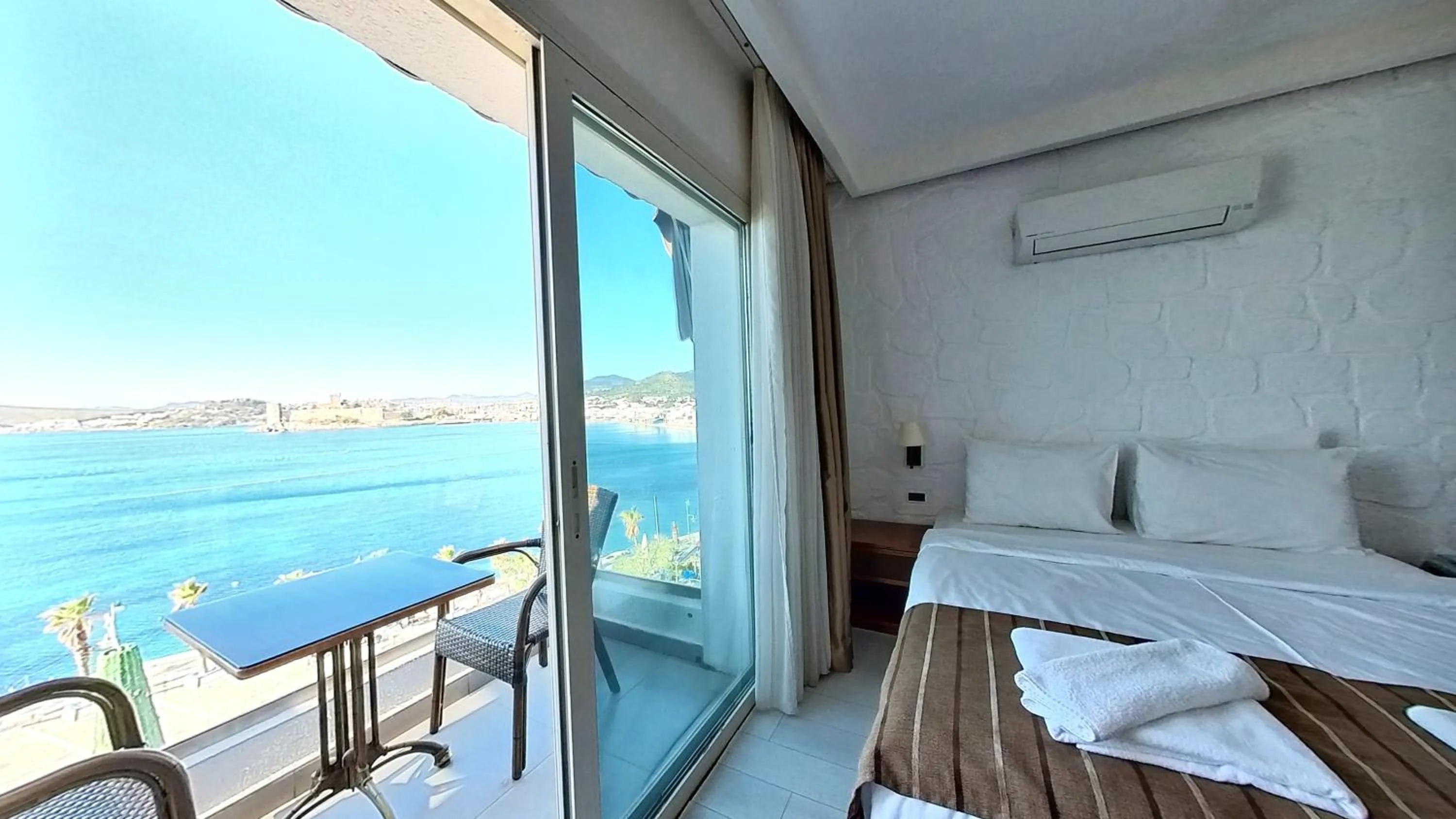 Day, Bed in Bodrum Gulet Otel