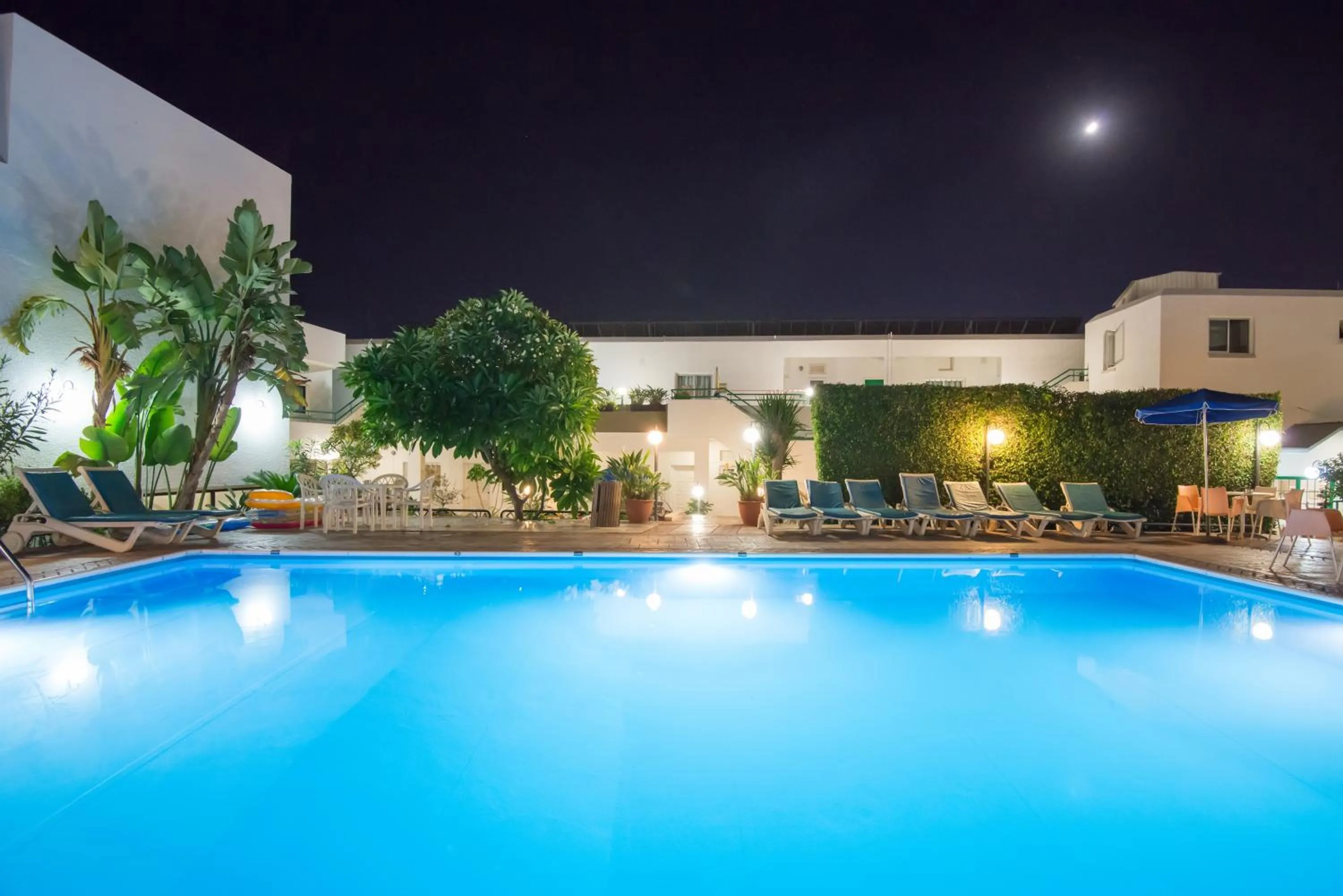 Swimming pool in Eligonia Hotel Apartments