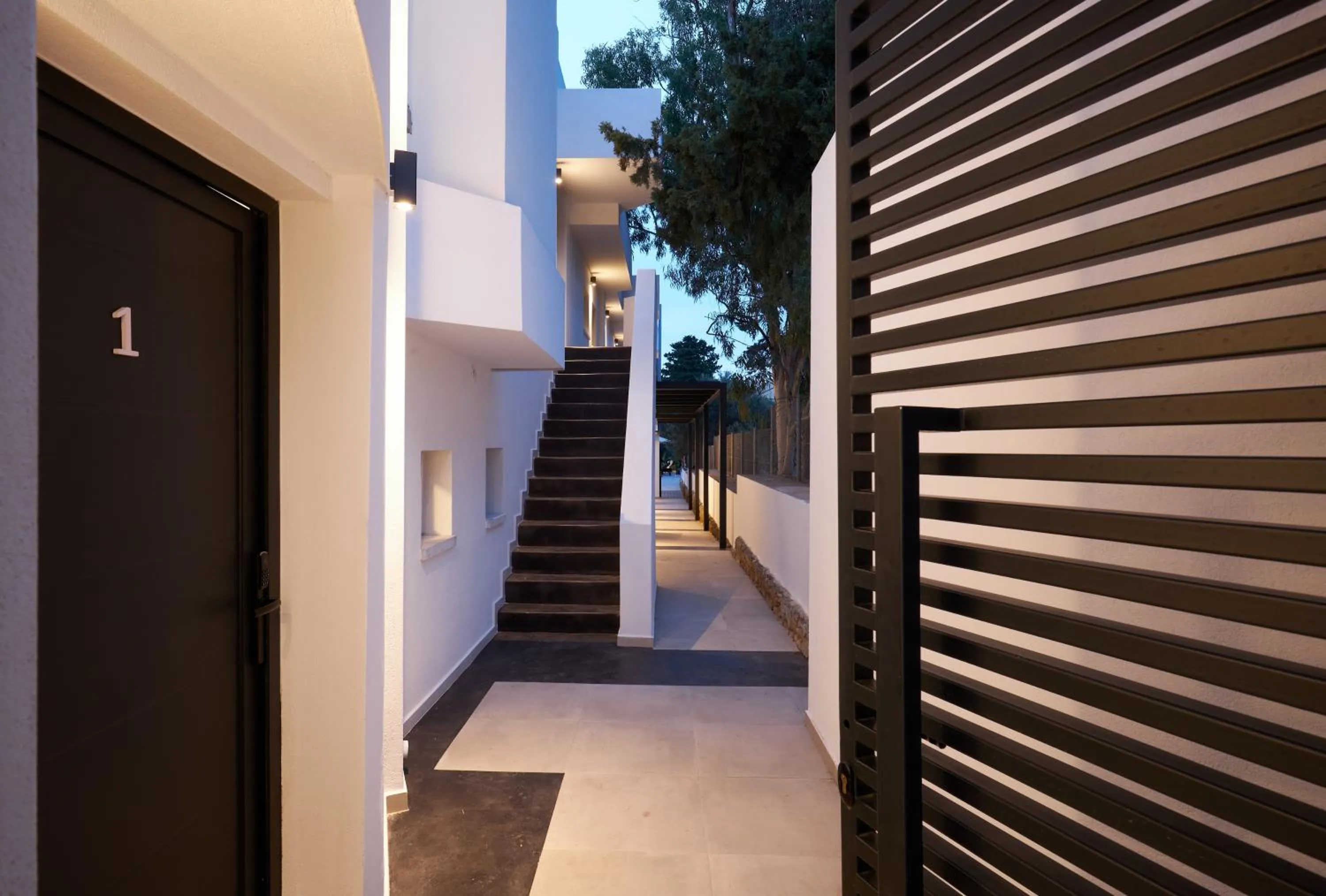Facade/entrance in MichELe Luxury apartments by Smaris Collection