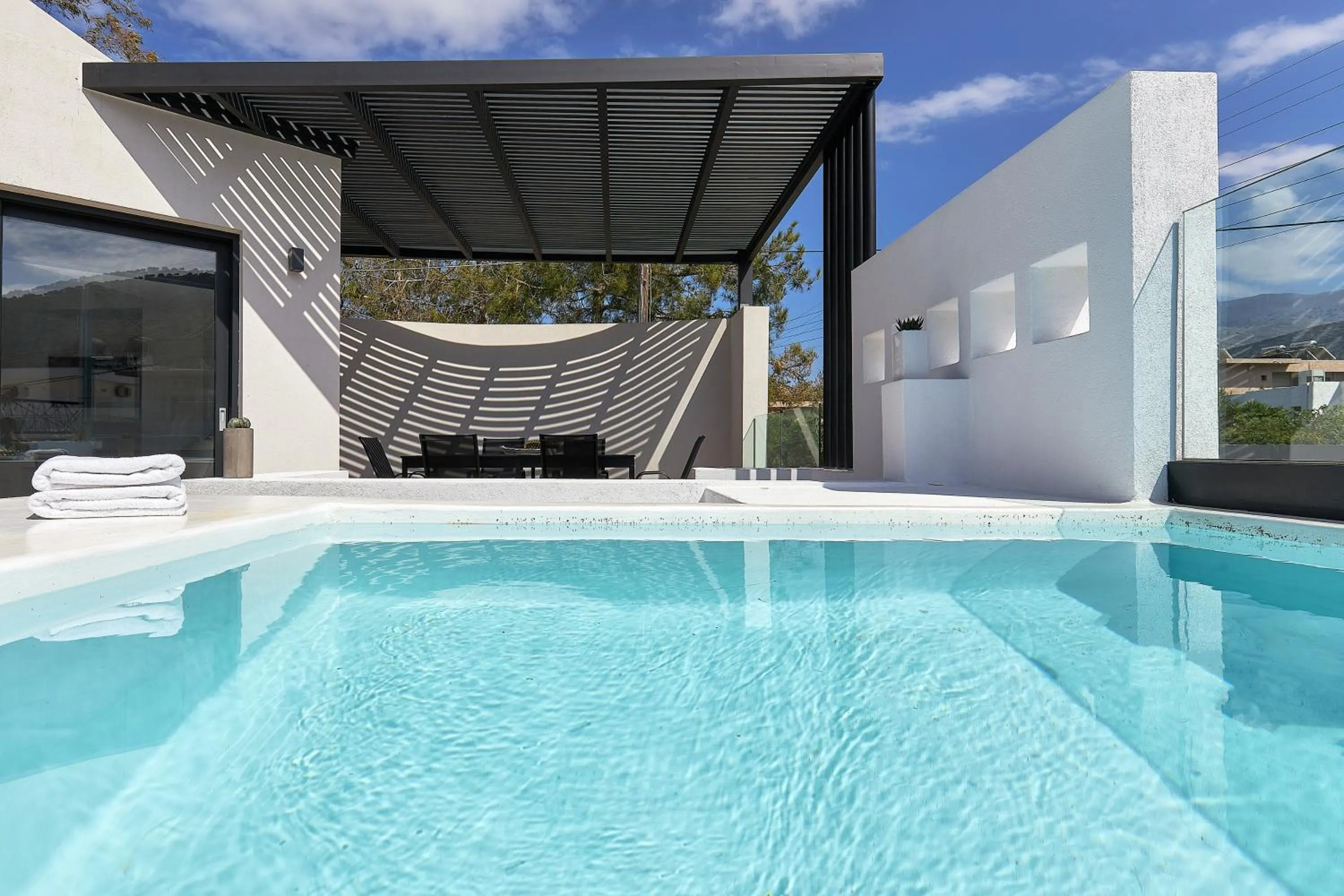 Swimming pool in MichELe Luxury apartments by Smaris Collection