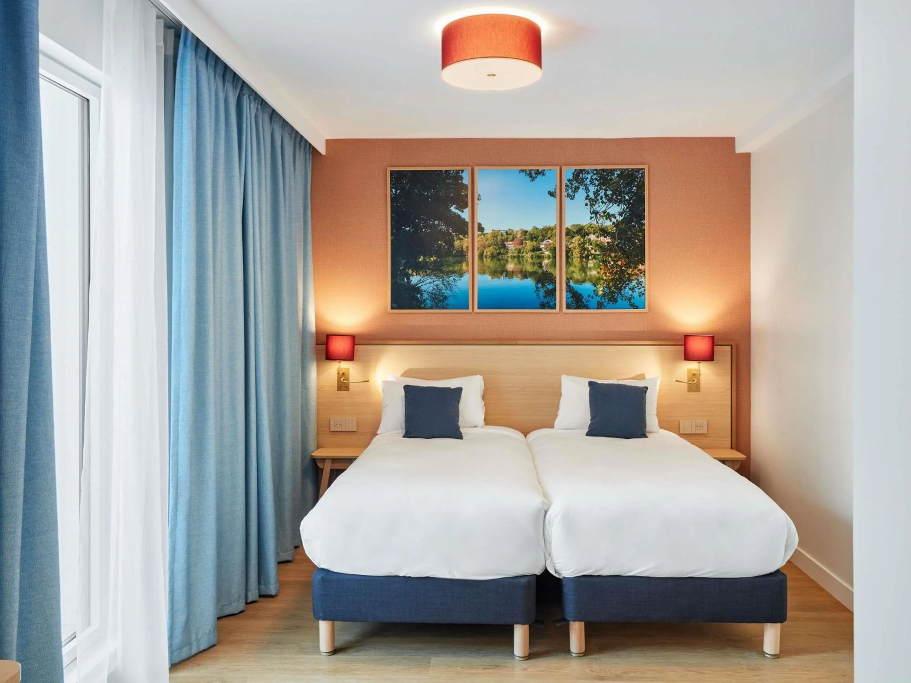 Bedroom, Bed in Aparthotel Adagio Paris Boulogne