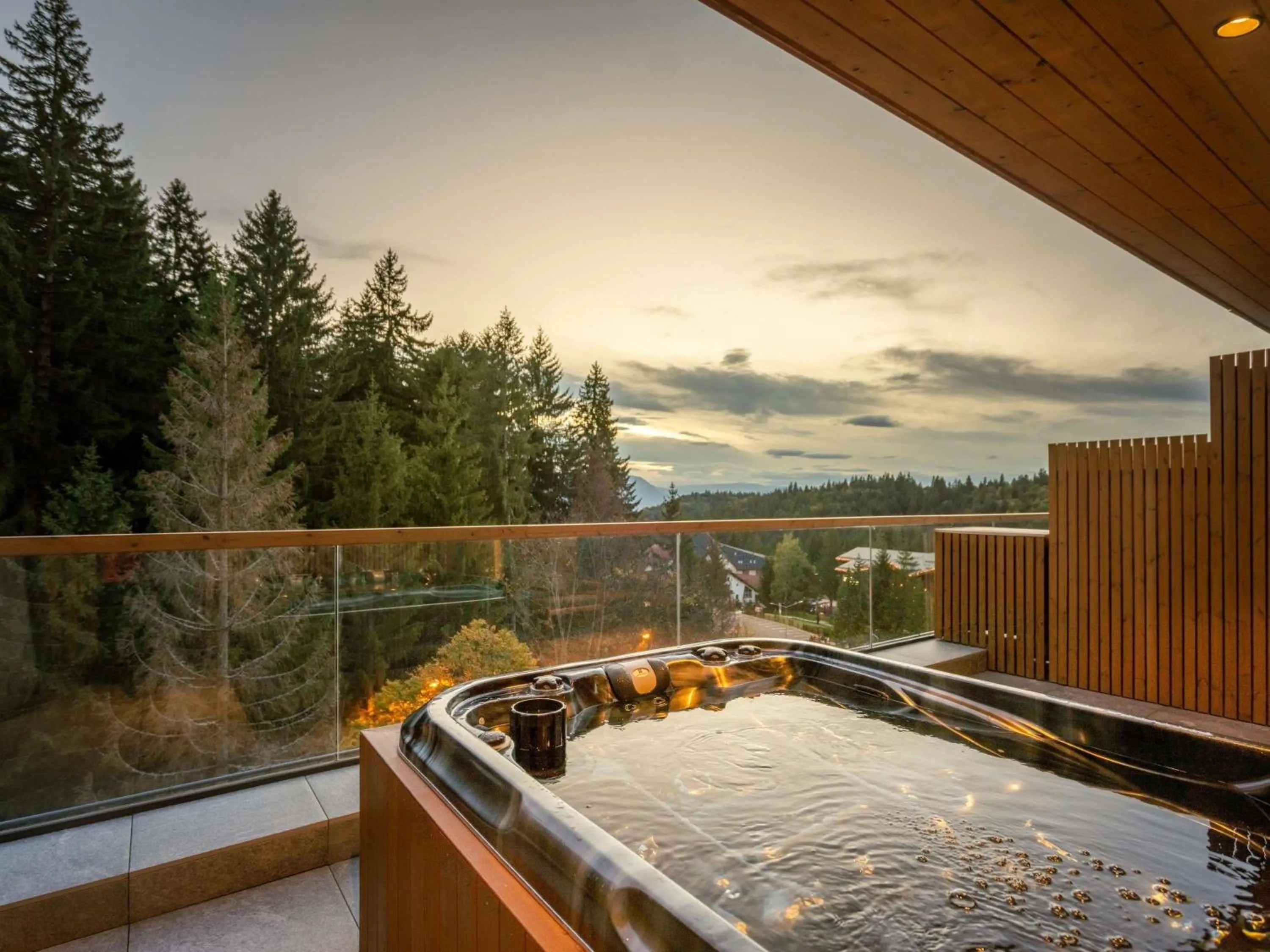 Bedroom in Swissôtel Poiana Brasov