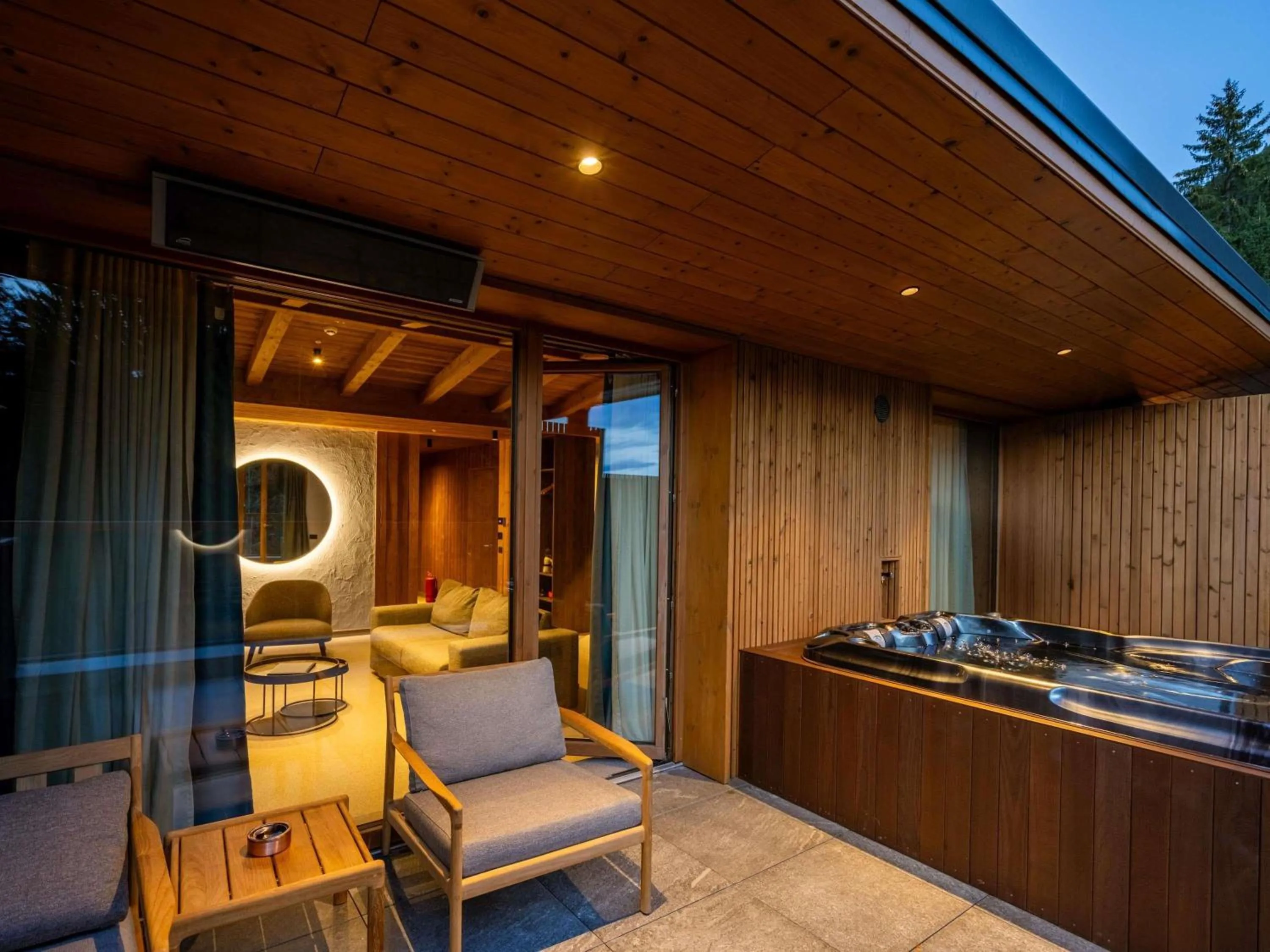 Bedroom in Swissôtel Poiana Brasov