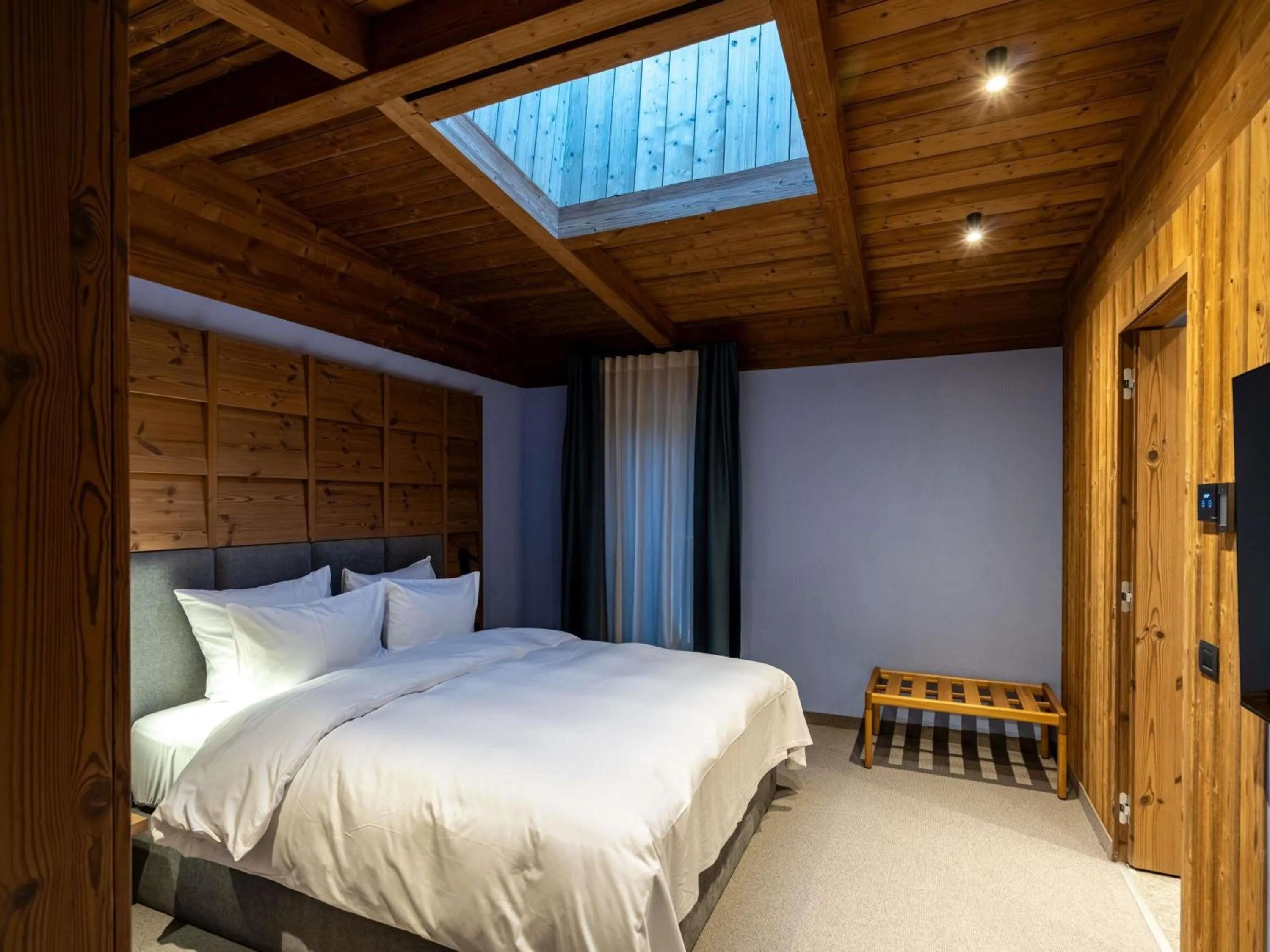 Bedroom, Bed in Swissôtel Poiana Brasov