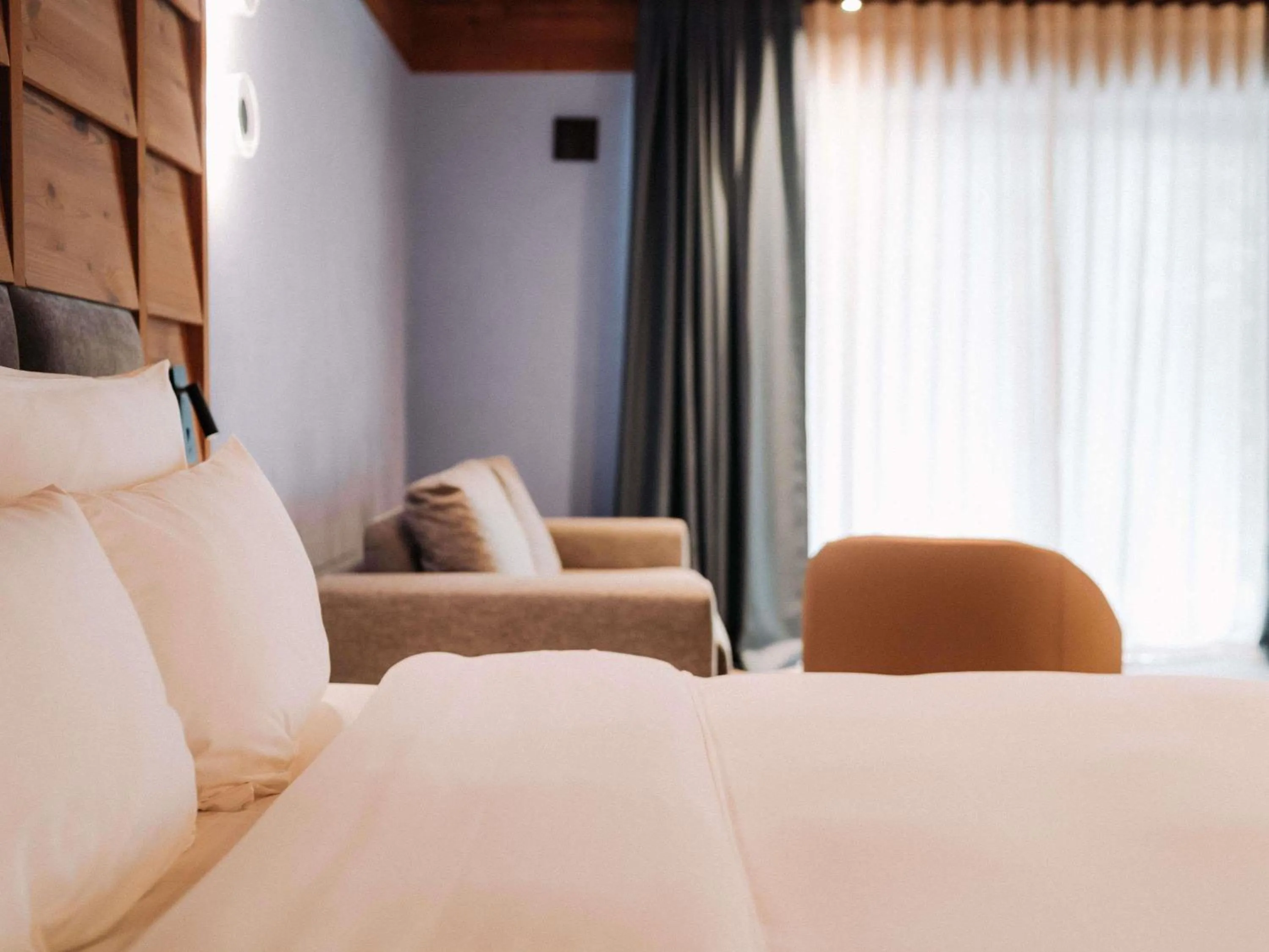 Bedroom, Bed in Swissôtel Poiana Brasov