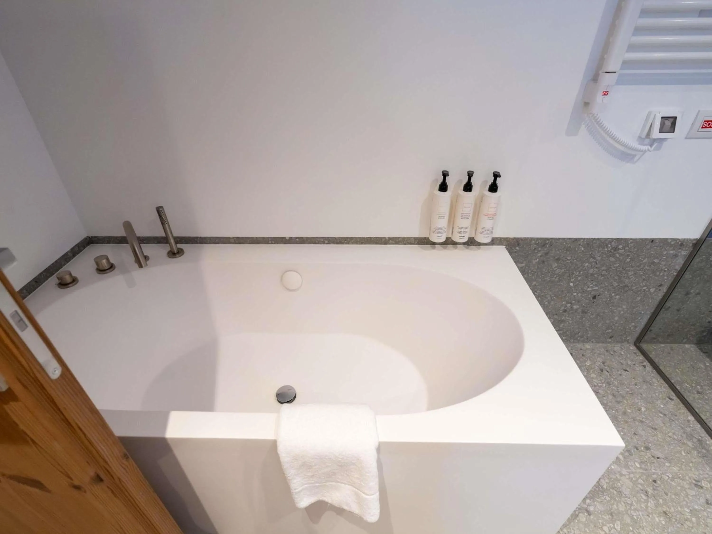 Bedroom in Swissôtel Poiana Brasov