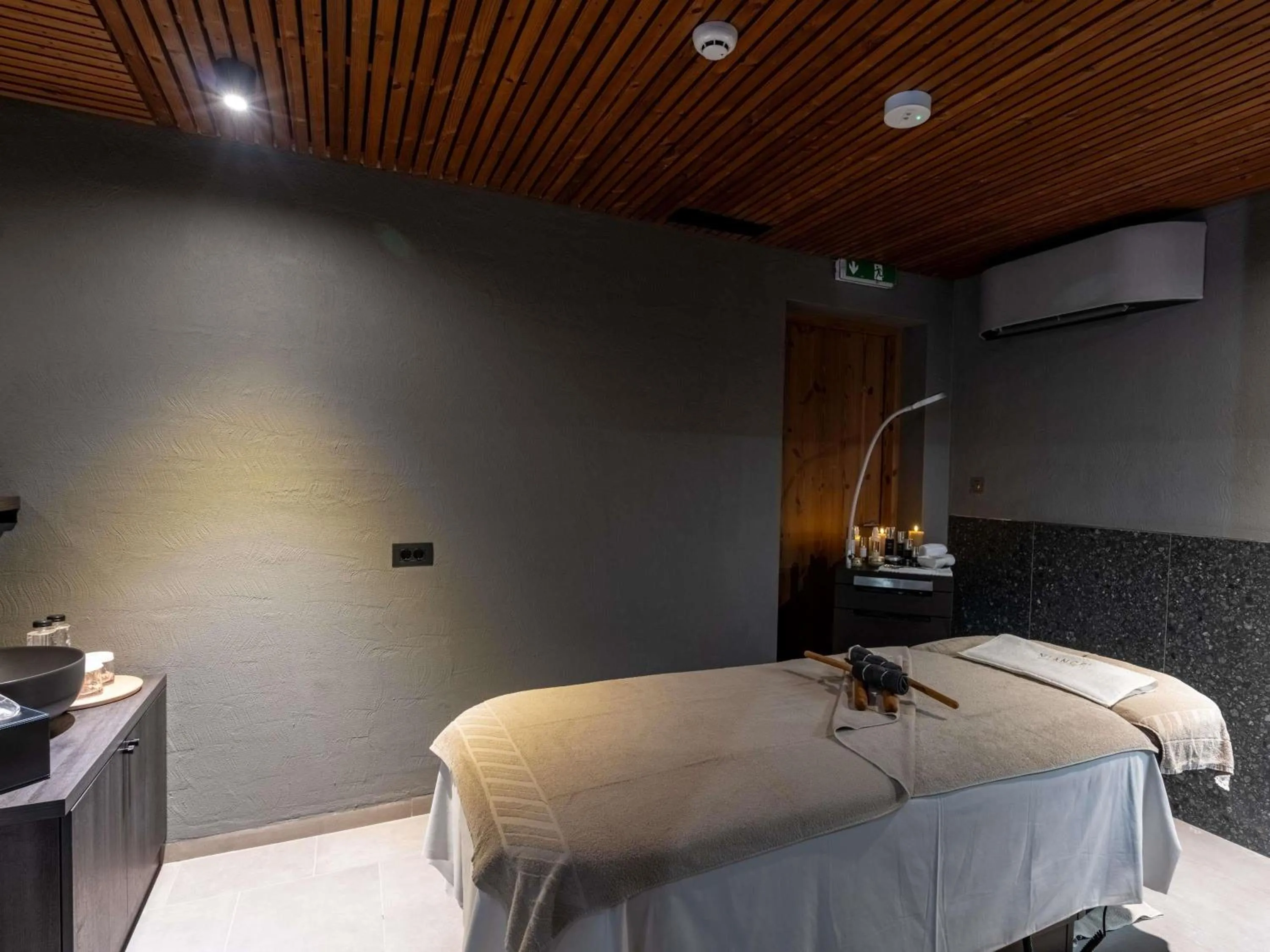 Spa and wellness centre/facilities, Bed in Swissôtel Poiana Brasov