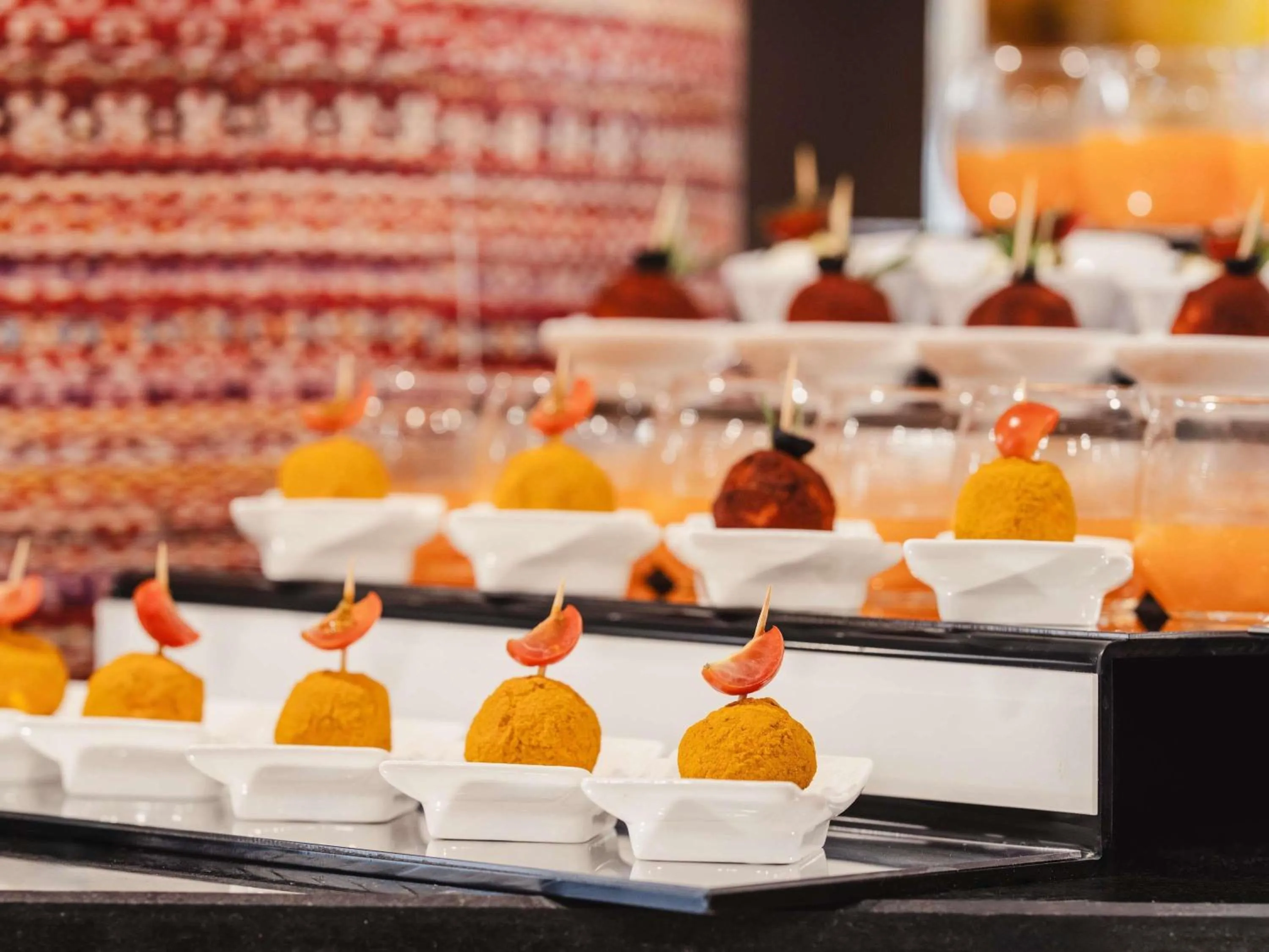 Restaurant/places to eat in Mercure Makkah Aziziah