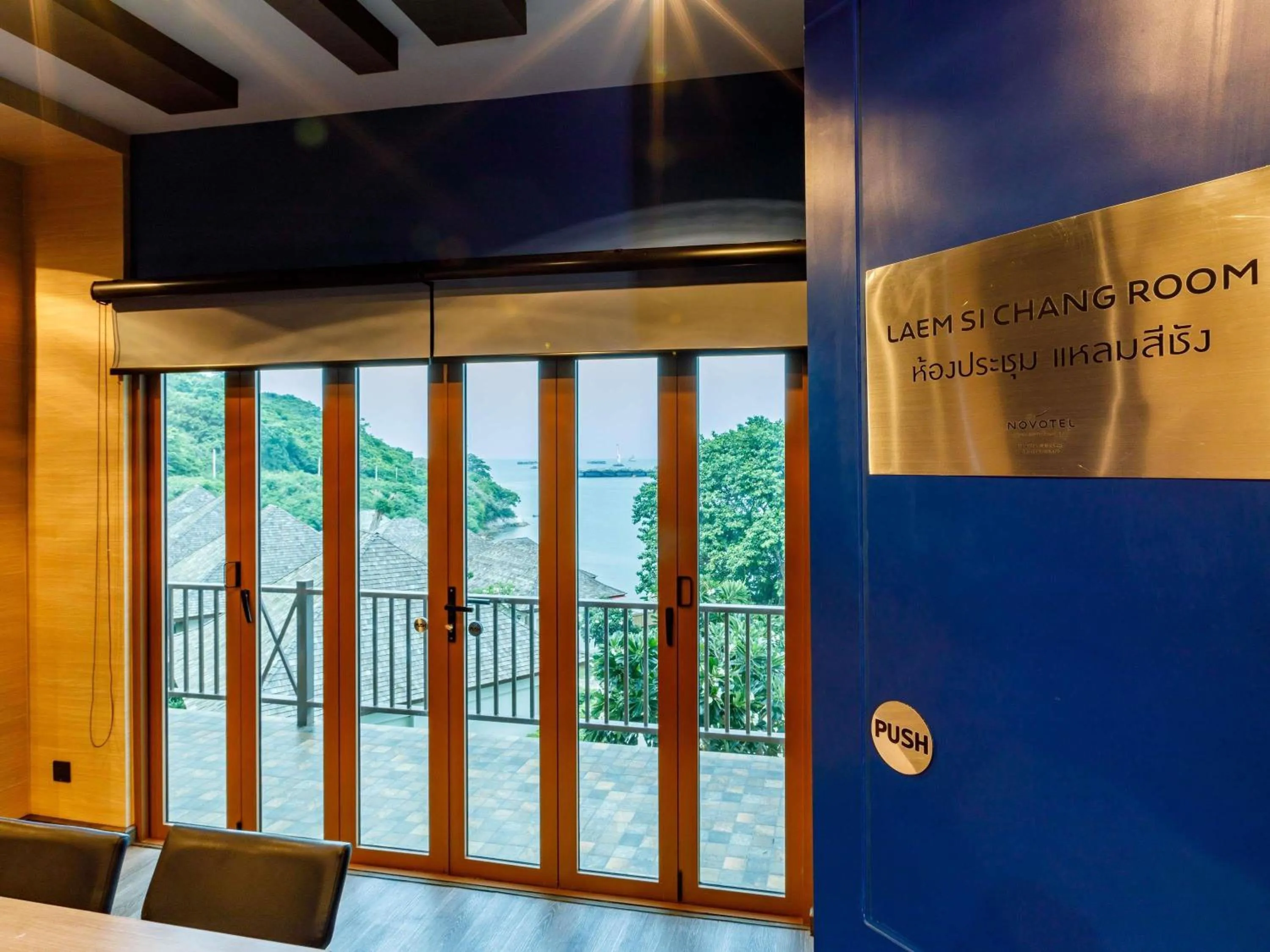 Meeting/conference room in Novotel Koh Si Chang